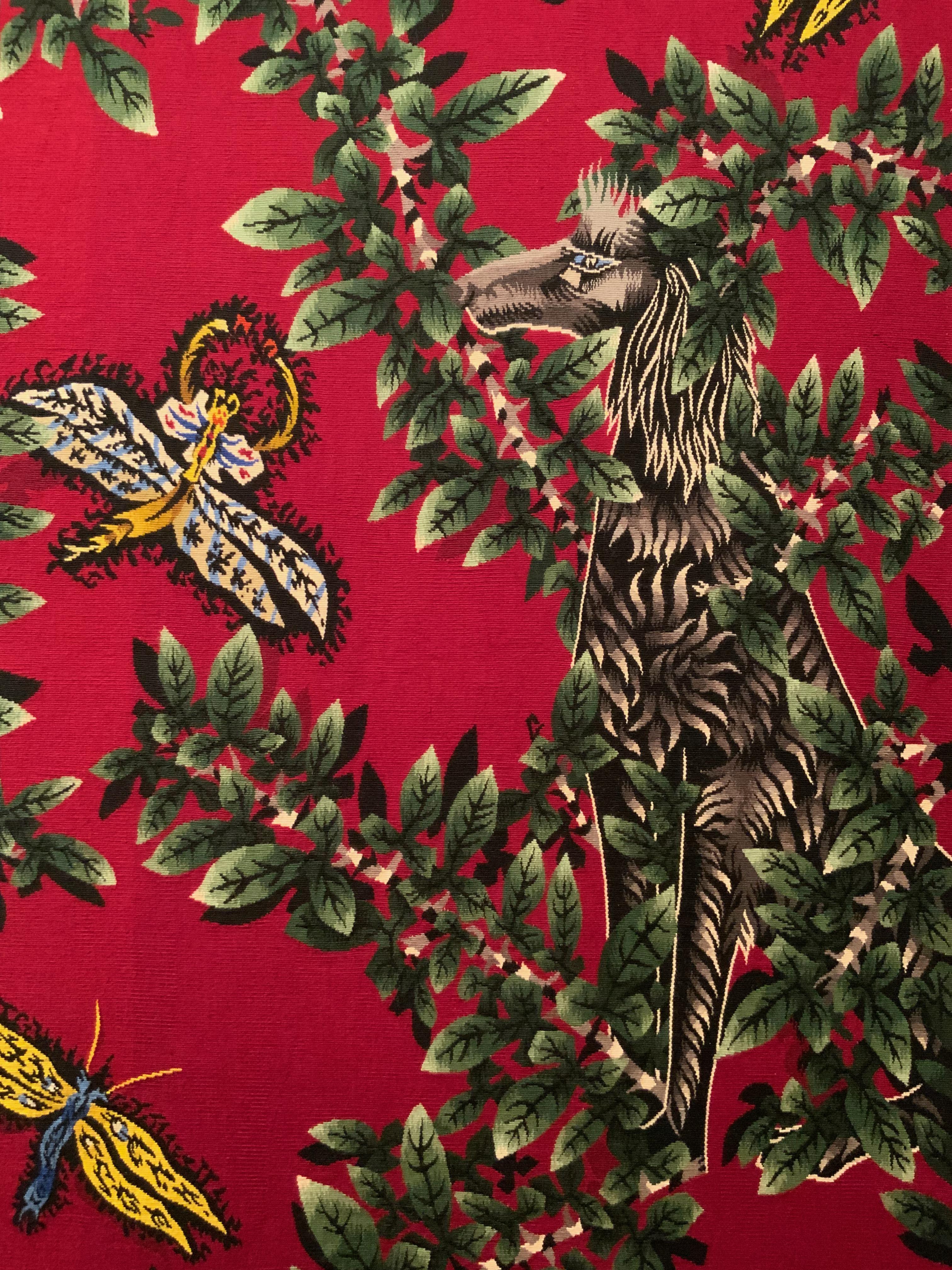 Wandteppich aus der Mitte des Jahrhunderts, entworfen von Jean Lurcat (1892-1966) und gewebt im Atelier Raymond Picaud in Aubusson, Frankreich. Es ist aus Wolle handgewebt, stammt aus der Zeit um 1950 und trägt den Titel 