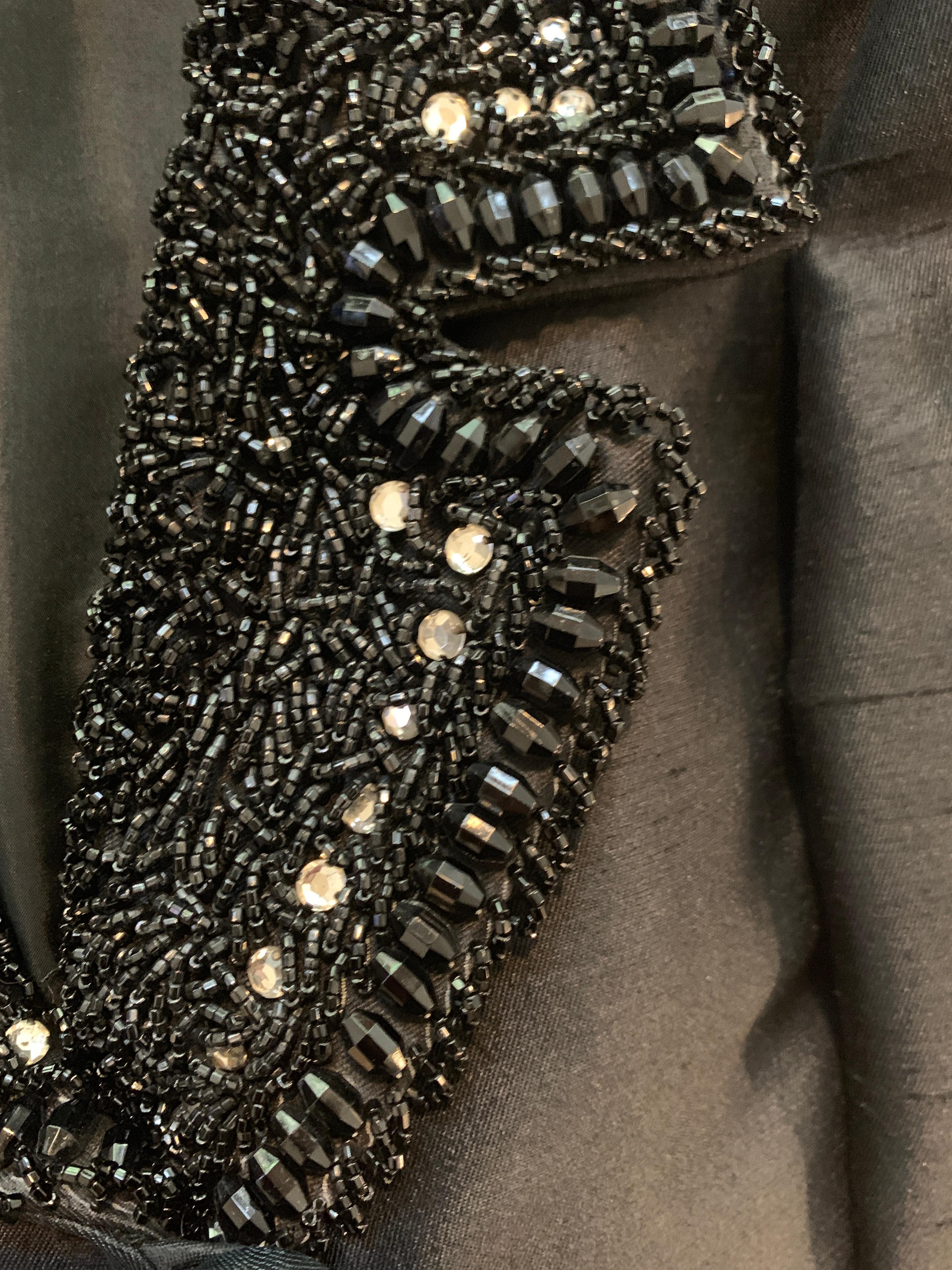 Jean Lutece 1960er Jahre Vintage Perlenbesetztes schwarzes Seidenmantelkleid mit Verzierungen Damen im Angebot