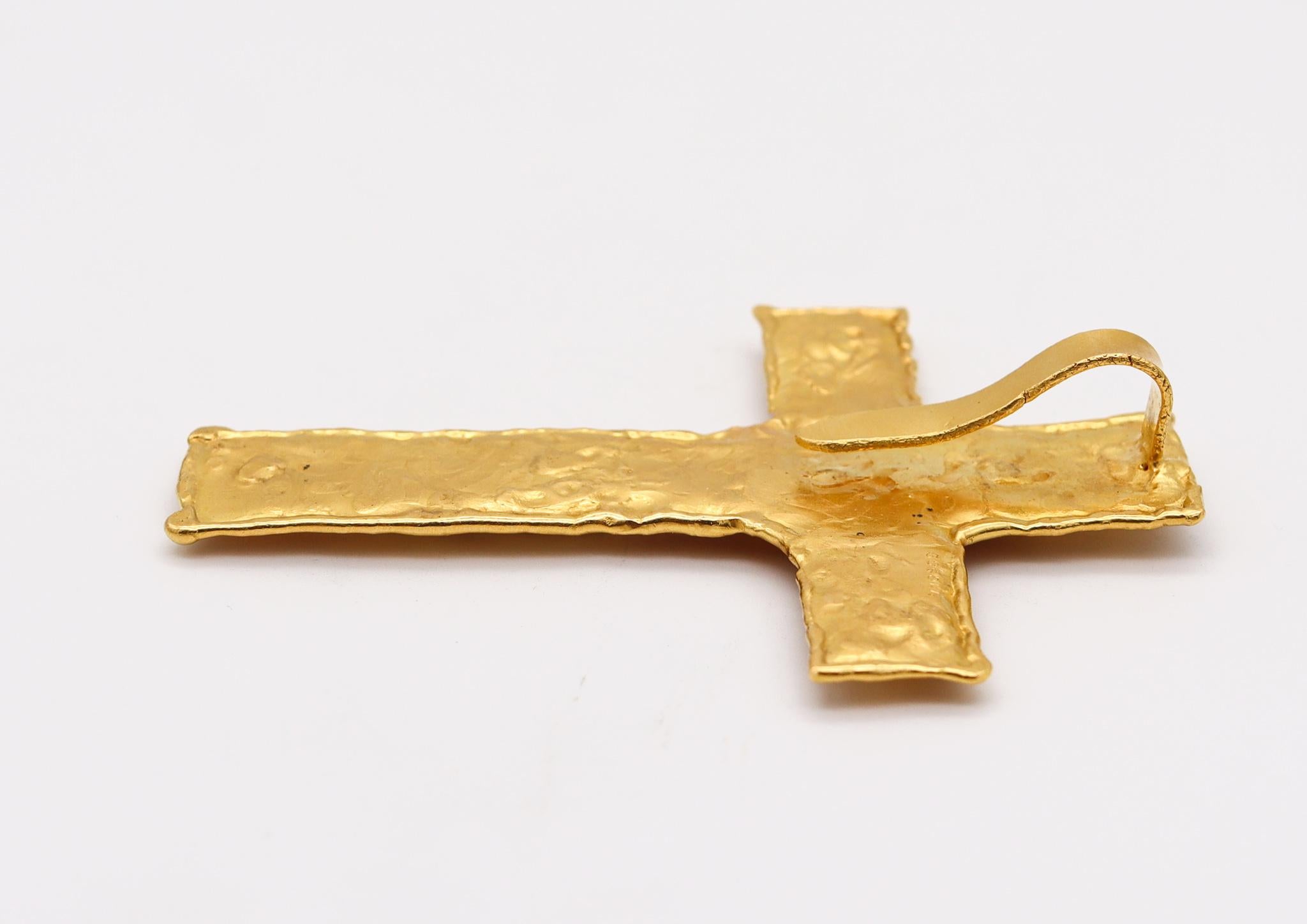 Modernist Jean Mahie 1970 Paris Rare Sculptural Cross Pendant in Solid 22Kt Yellow Gold For Sale
