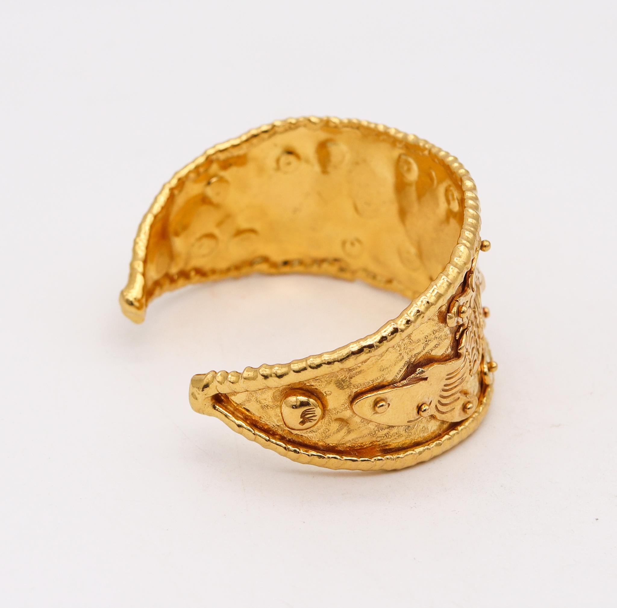 Women's or Men's Jean Mahie 1970 Paris Rare Sculptural Figurative Cuff Bracelet Solid 22Kt Gold