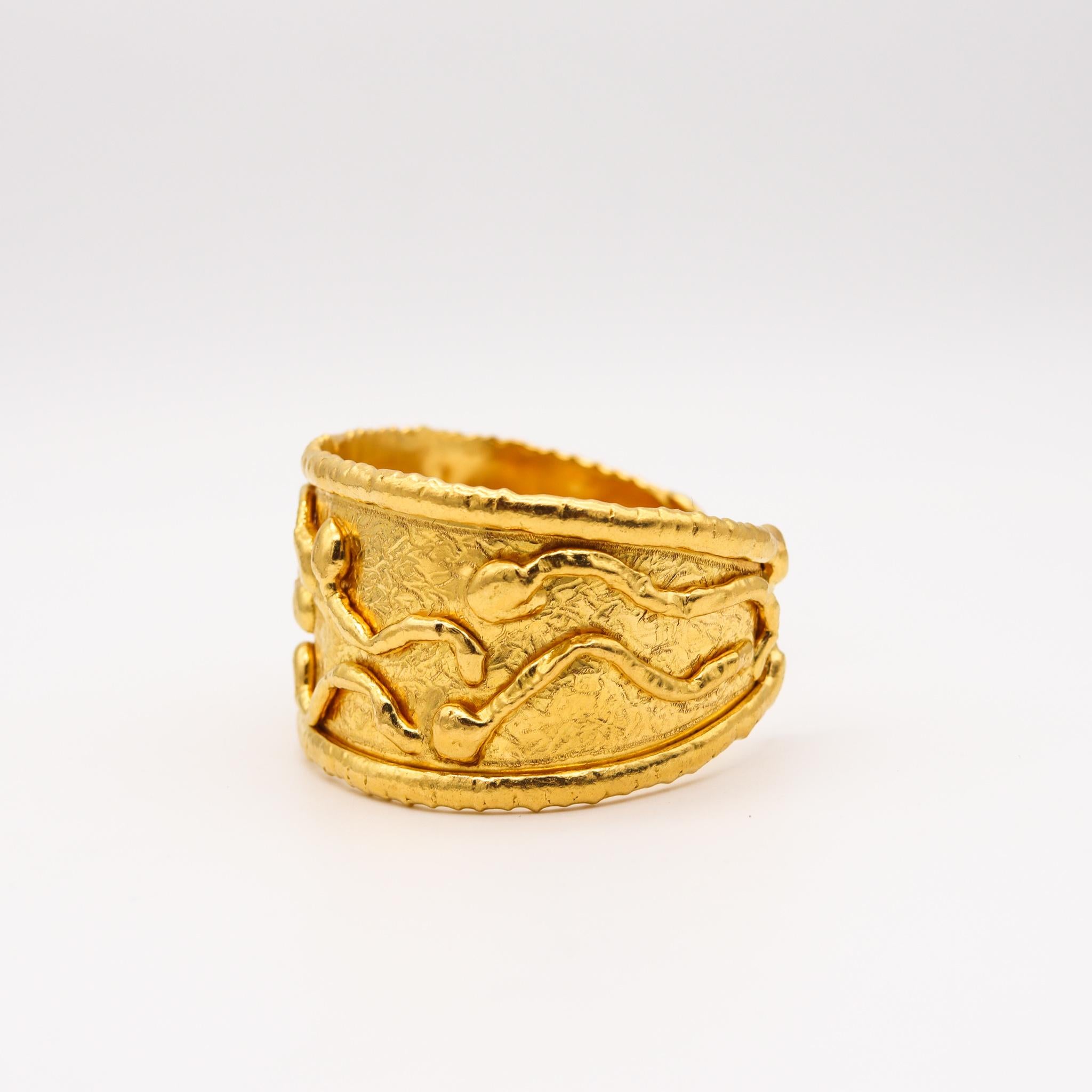 Jean Mahie 1978 Paris Rare Sculptural Figures Cuff Bracelet in Solid 22Kt Gold In Excellent Condition In Miami, FL