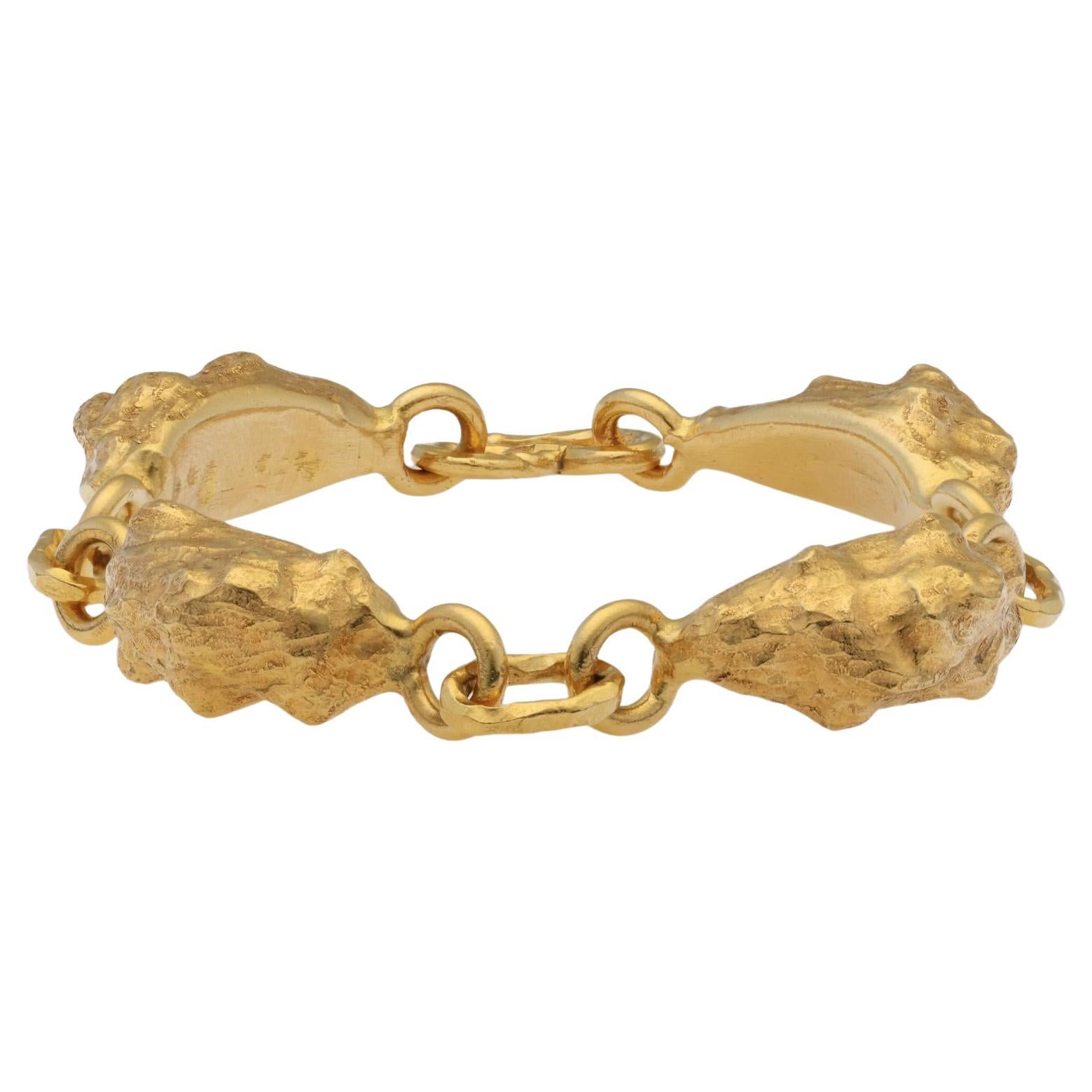 Jean Mahie Bracelet en or jaune 22 carats à maillons sculptés fait à la main en vente