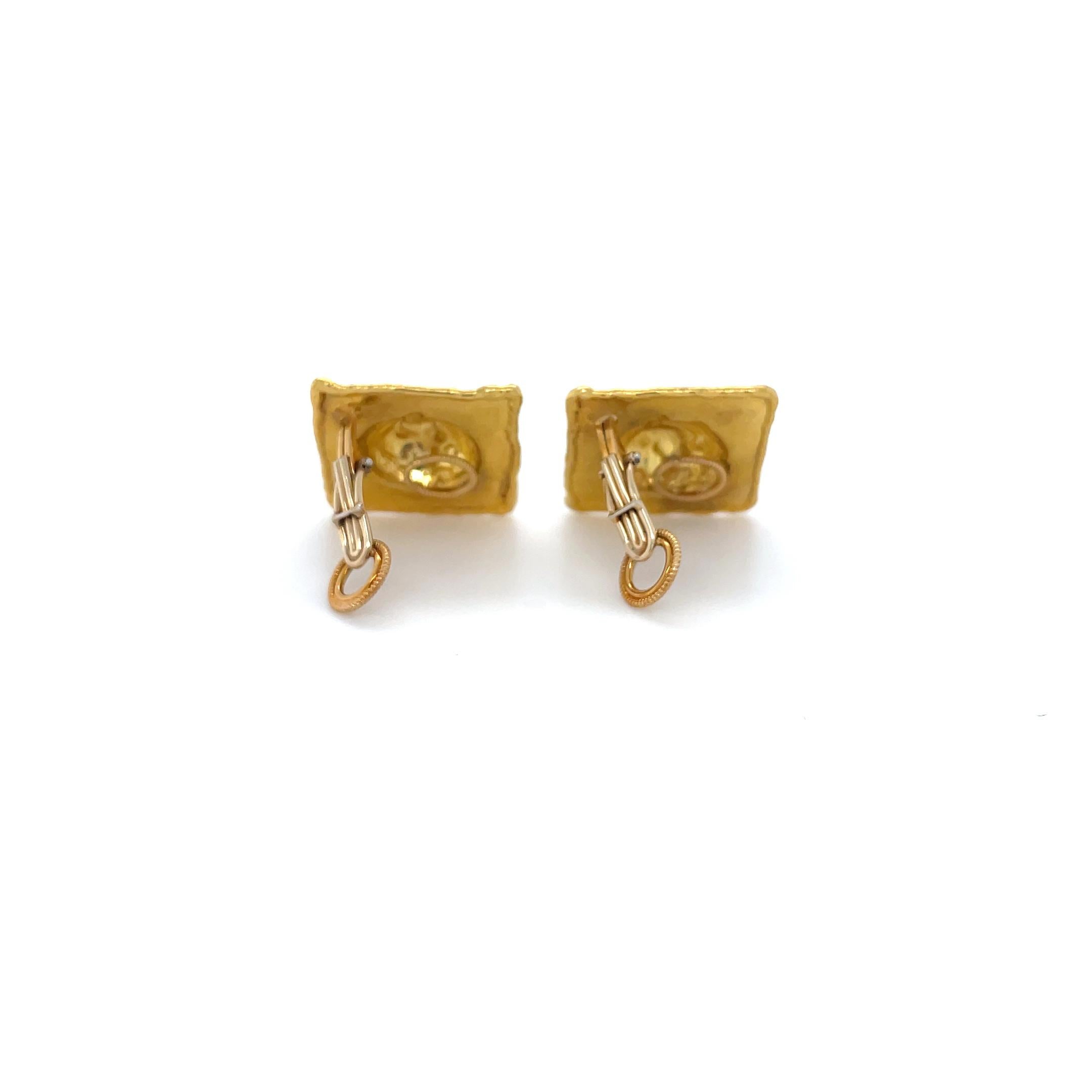 Jean Mahie, 22K Yellow Gold Earrings In Excellent Condition For Sale In Chicago, IL