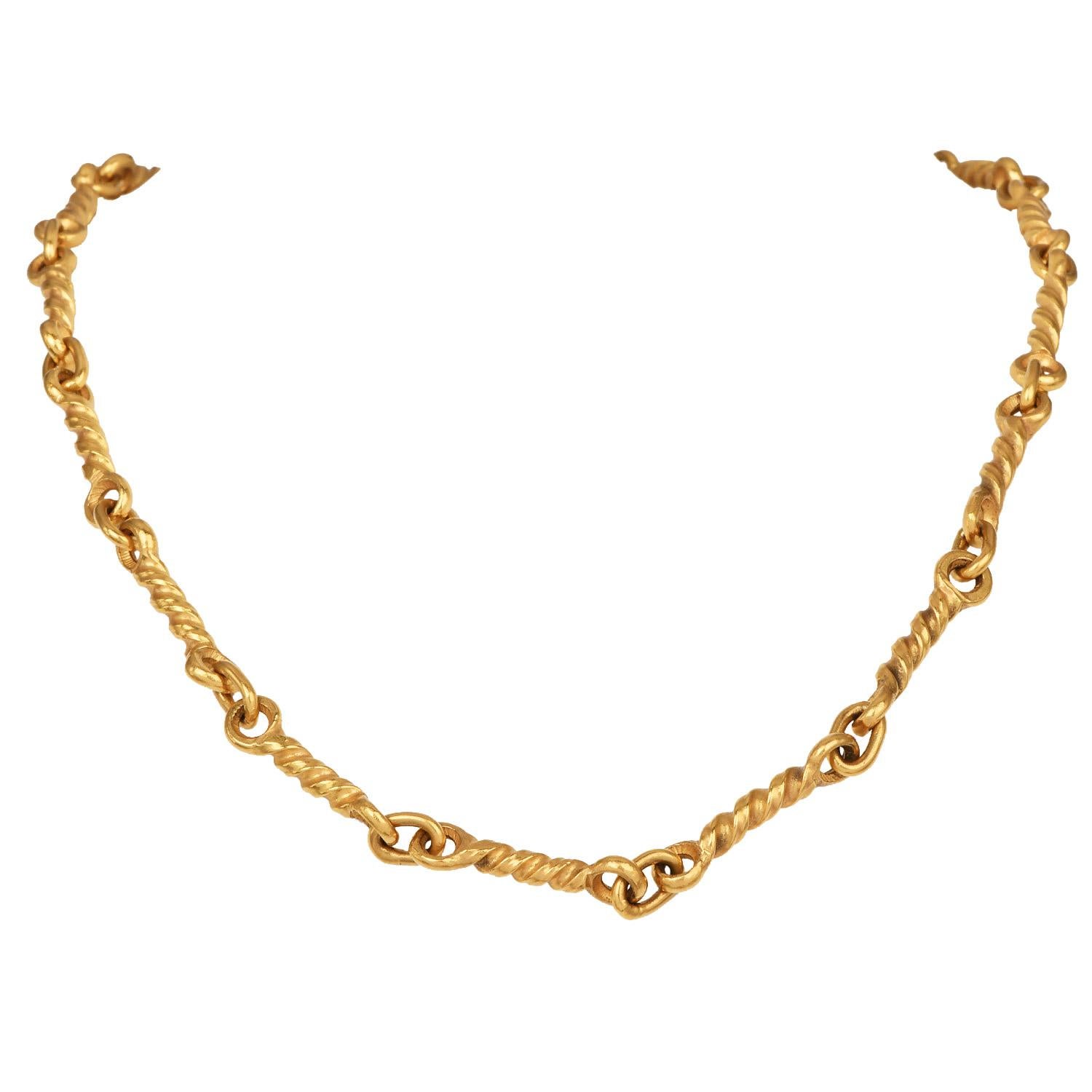 Collana A Link in oro giallo 22 carati con lavorazione a mano - 86,1 g

Questa splendida collana di Jean Mahie è uno splendido esempio della maestria artigianale del marchio, realizzata meticolosamente a mano in oro giallo 22 carati. Caratterizzato