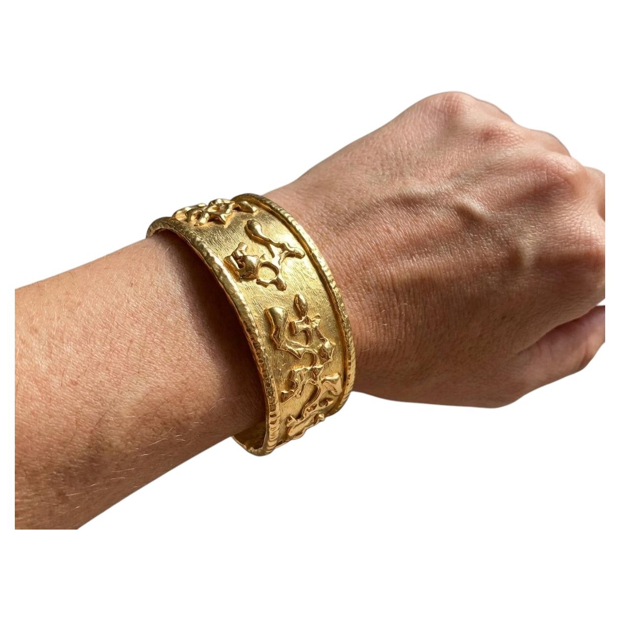 Pre-owned Jean Mahie 22k Yellow Gold Sculptural Tribal Motif Wide Bangle Bracelet
