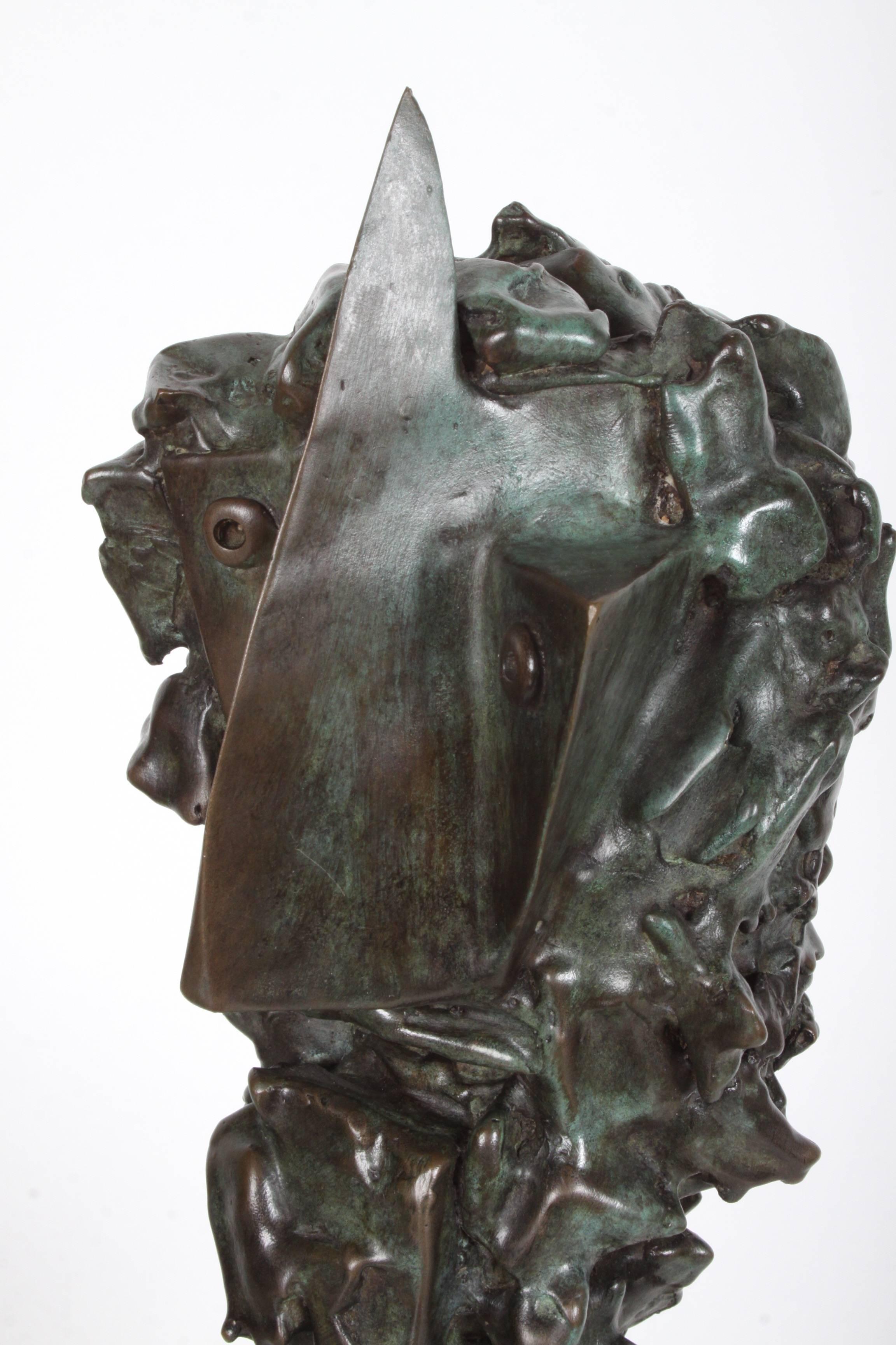 Français Jean Mahie, sculpture de tête cubiste en bronze intitulée Veneration en vente