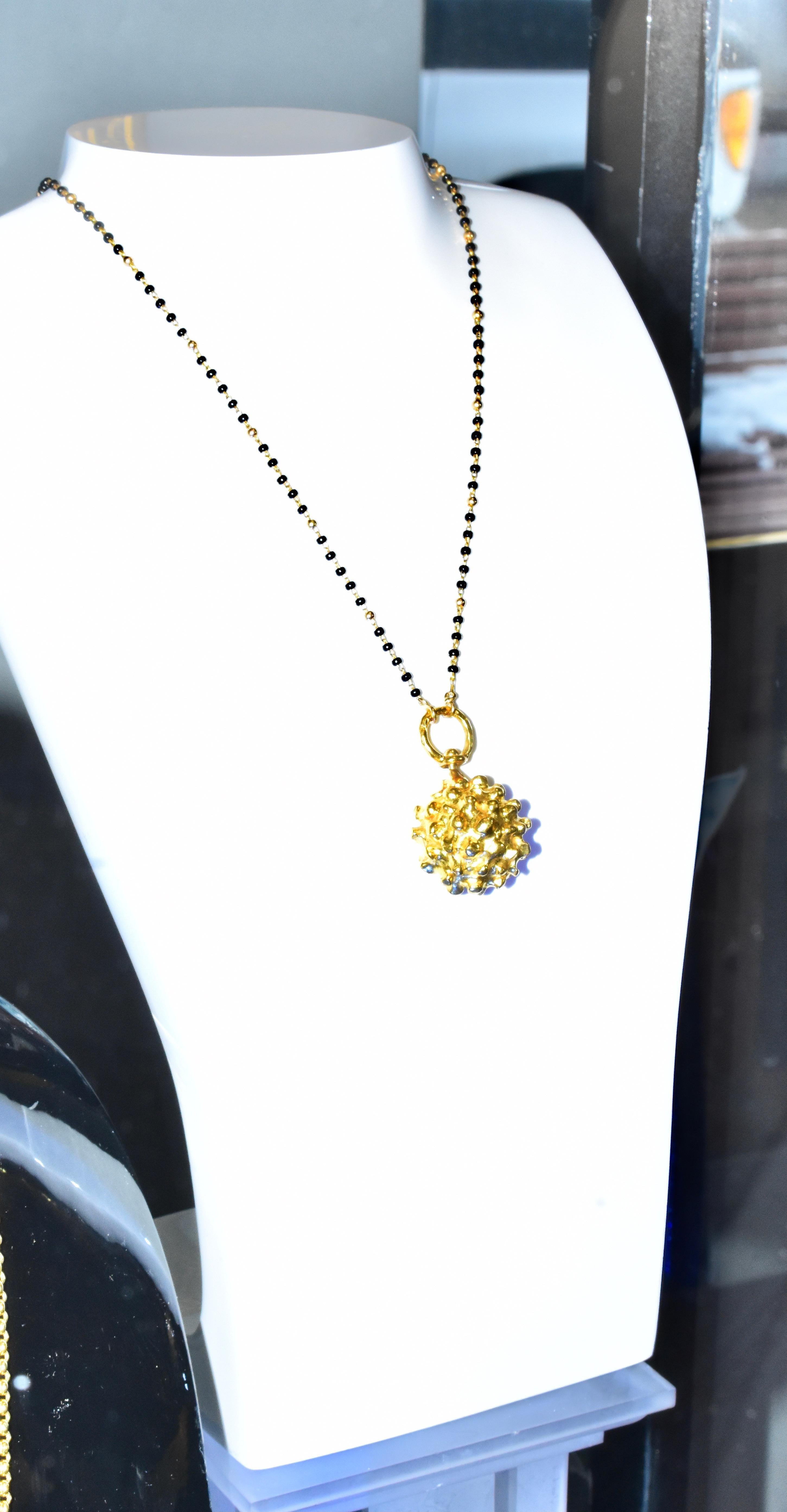 Jean Mahie Etruscan Large Ball Pendant in 22K Gold, French, c. 1990 In Excellent Condition For Sale In Aspen, CO