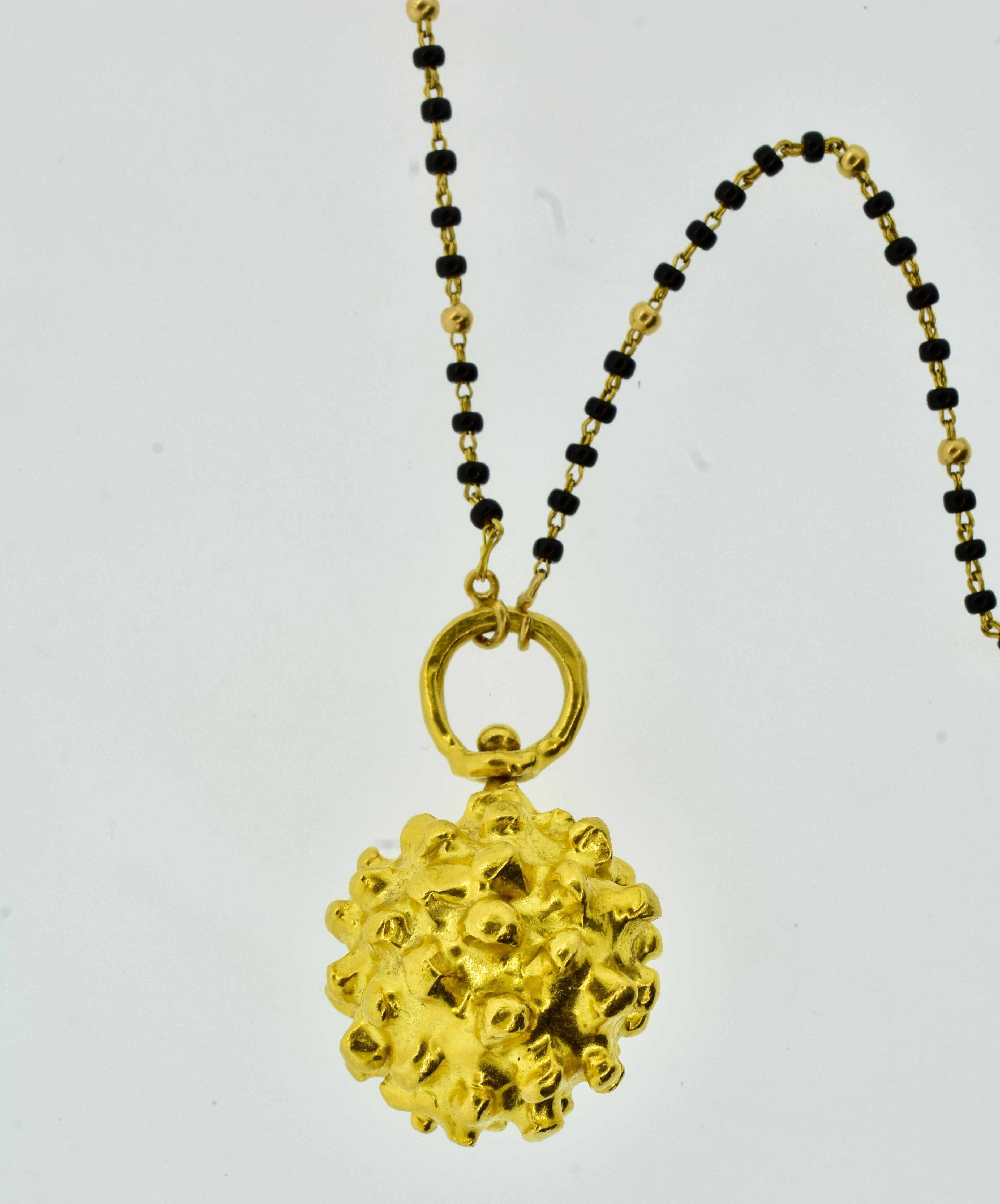 Jean Mahie Etruscan Large Ball Pendant in 22K Gold, French, c. 1990 For Sale 2