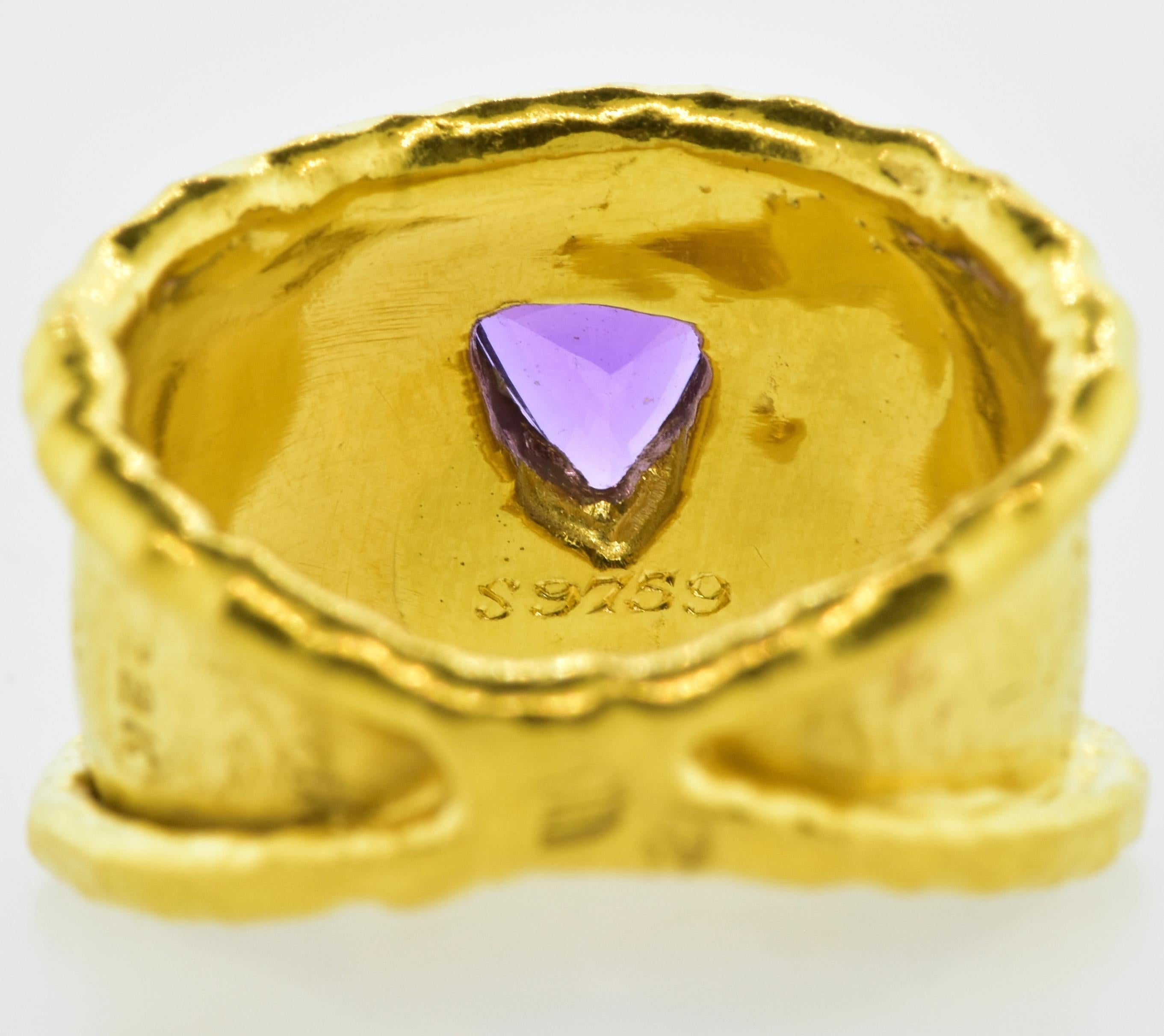 Jean Mahie Gold and Fancy Cut Fine Purple Sapphire Ring, French,  c. 1990 In Good Condition In Aspen, CO