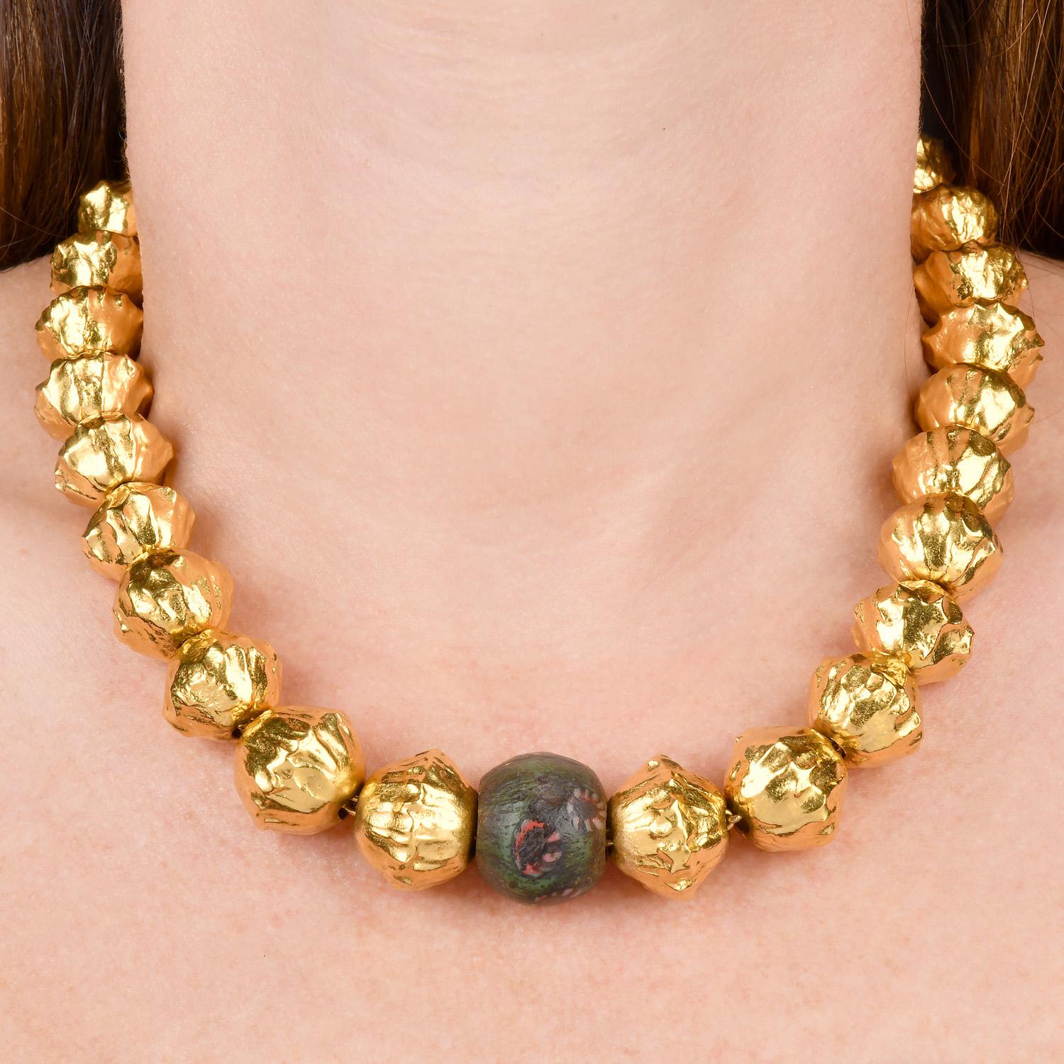 Collana girocollo con perline in oro giallo 22 carati Jean Mahie 253,6 grammi in vendita 5