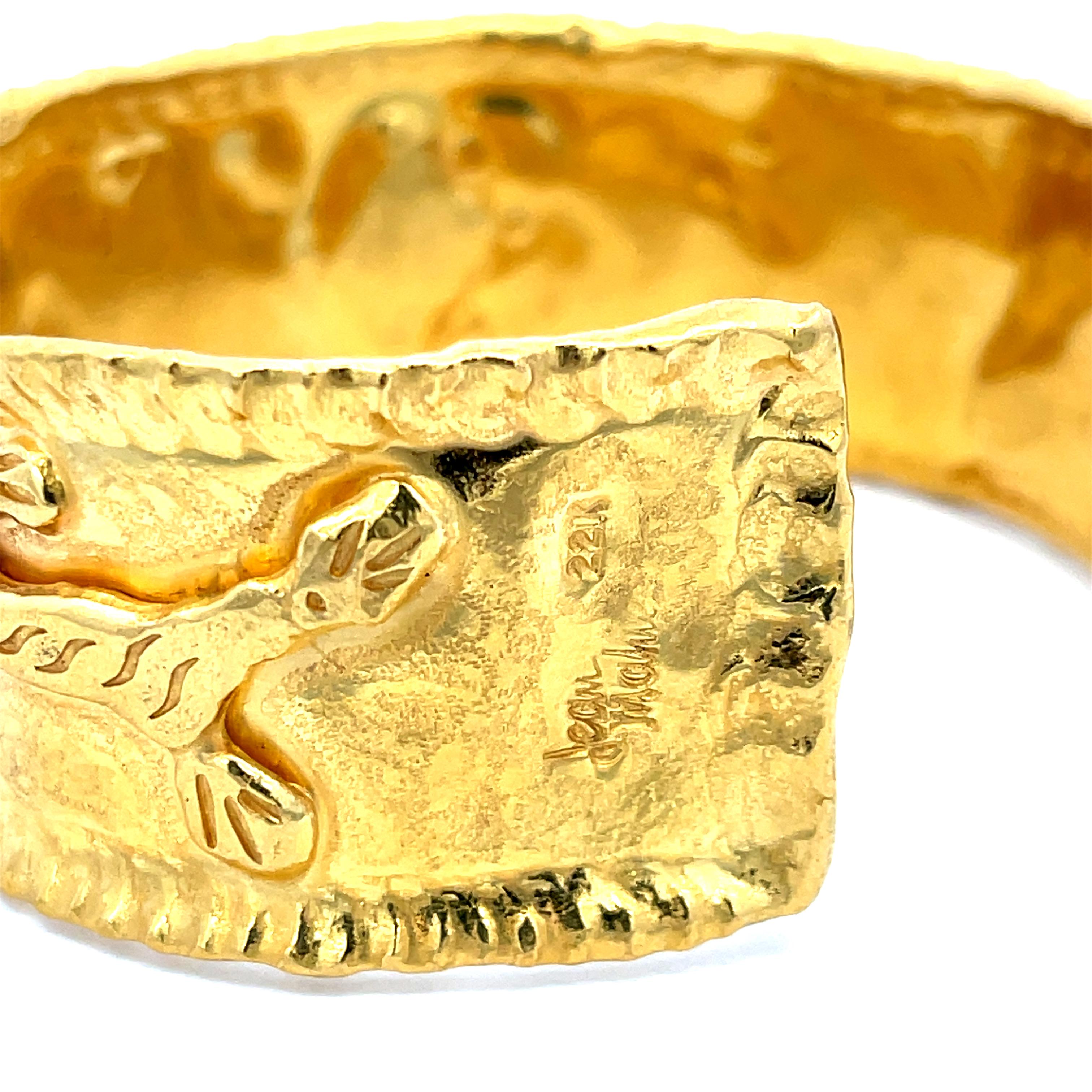 Jean Mahie Schmale Manschette aus 22K Gelbgold. Die Manschette ist 1