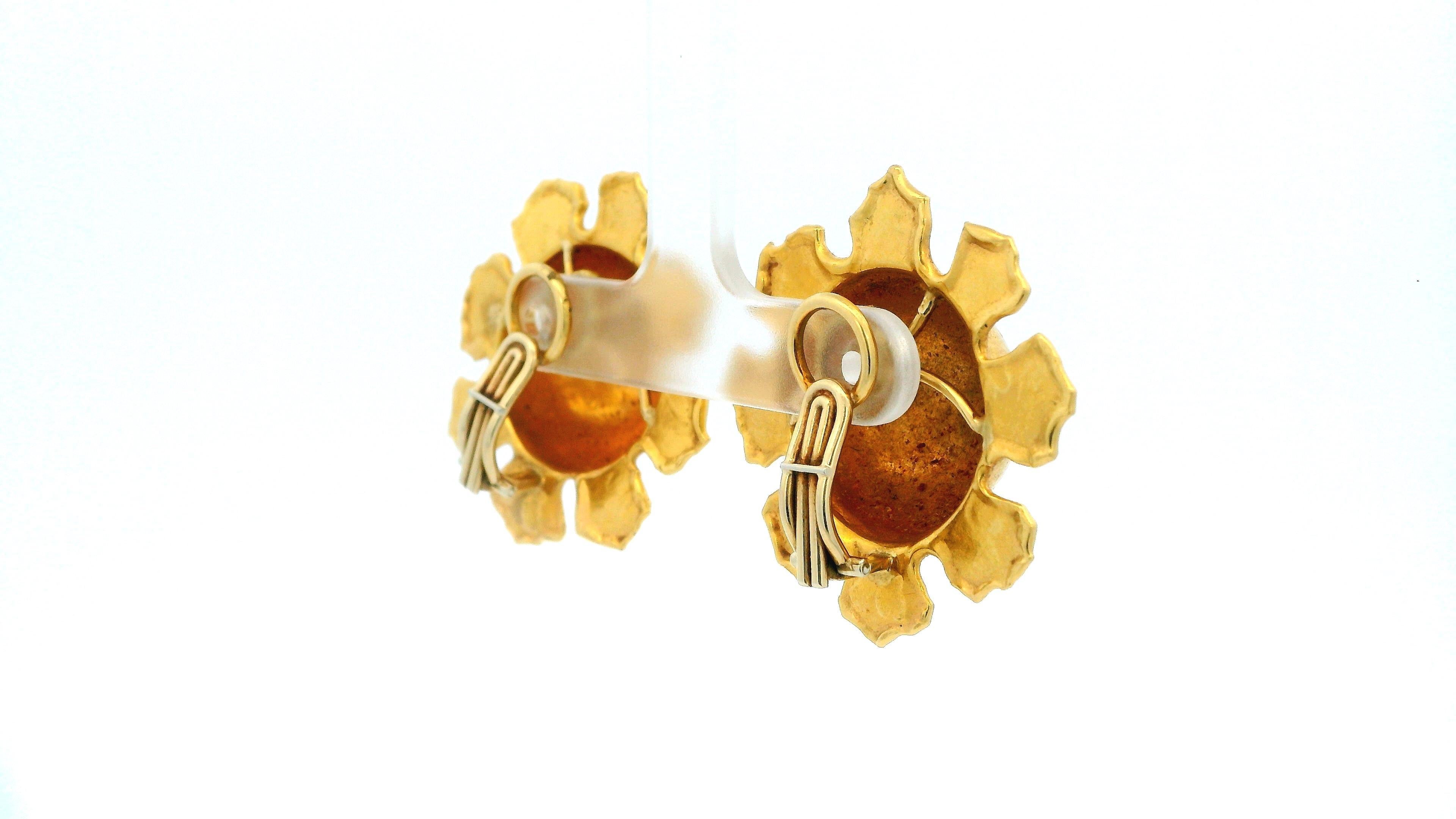 Jean Mahie Paar 22K Gold Kuppel Ohrclips im Zustand „Gut“ im Angebot in Great Neck Plaza, NY
