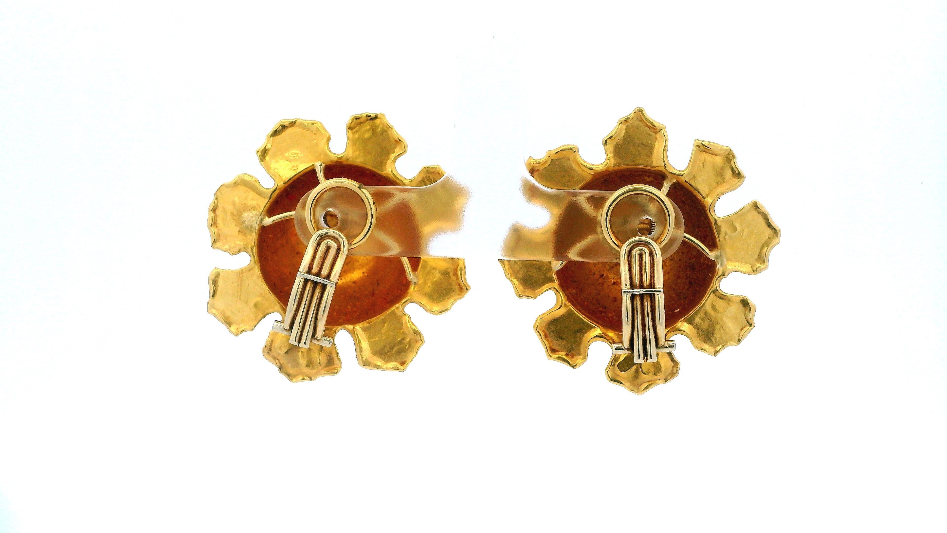 Jean Mahie Paar 22K Gold Kuppel Ohrclips für Damen oder Herren im Angebot
