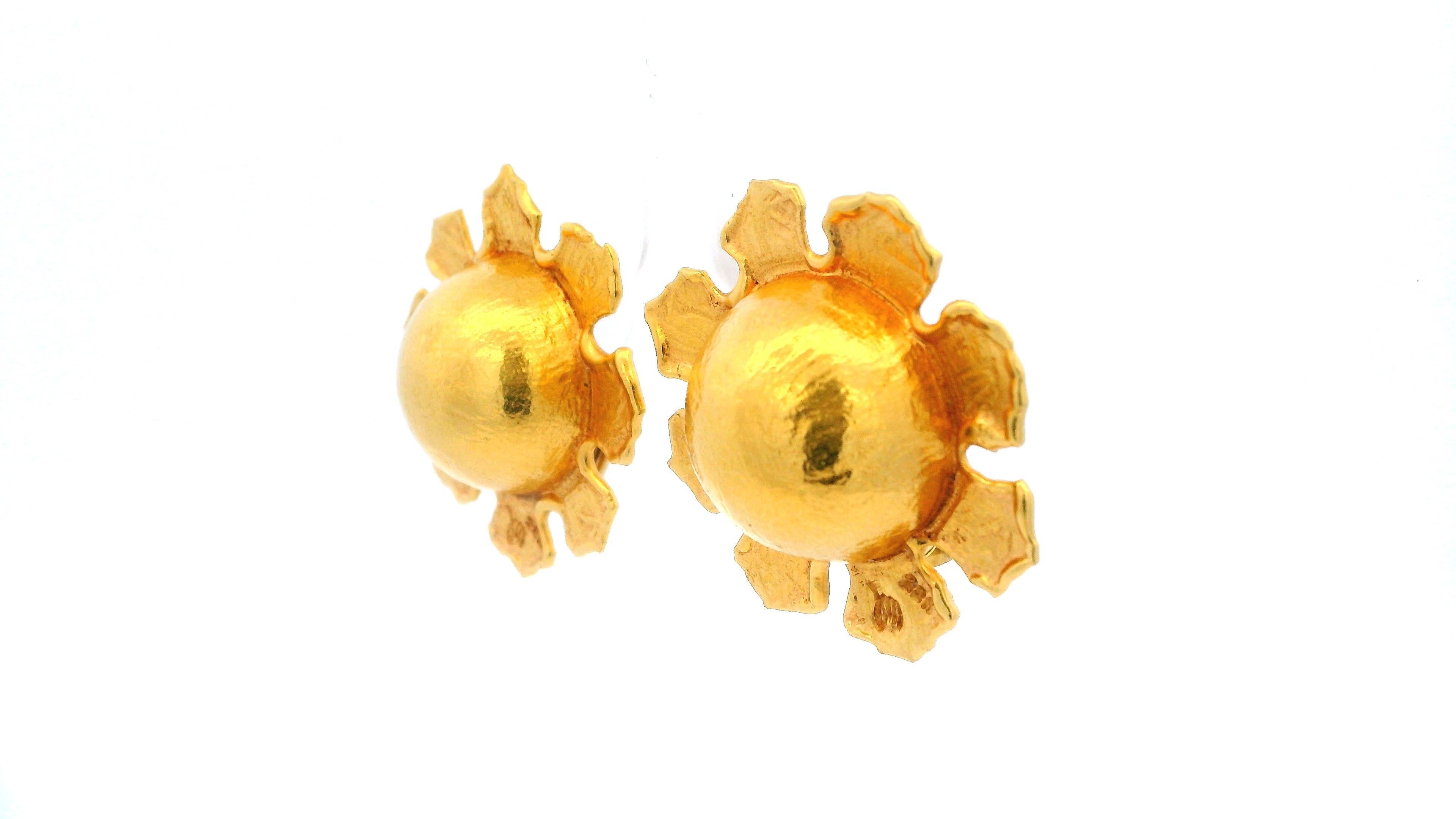 Jean Mahie Paar 22K Gold Kuppel Ohrclips im Angebot 2