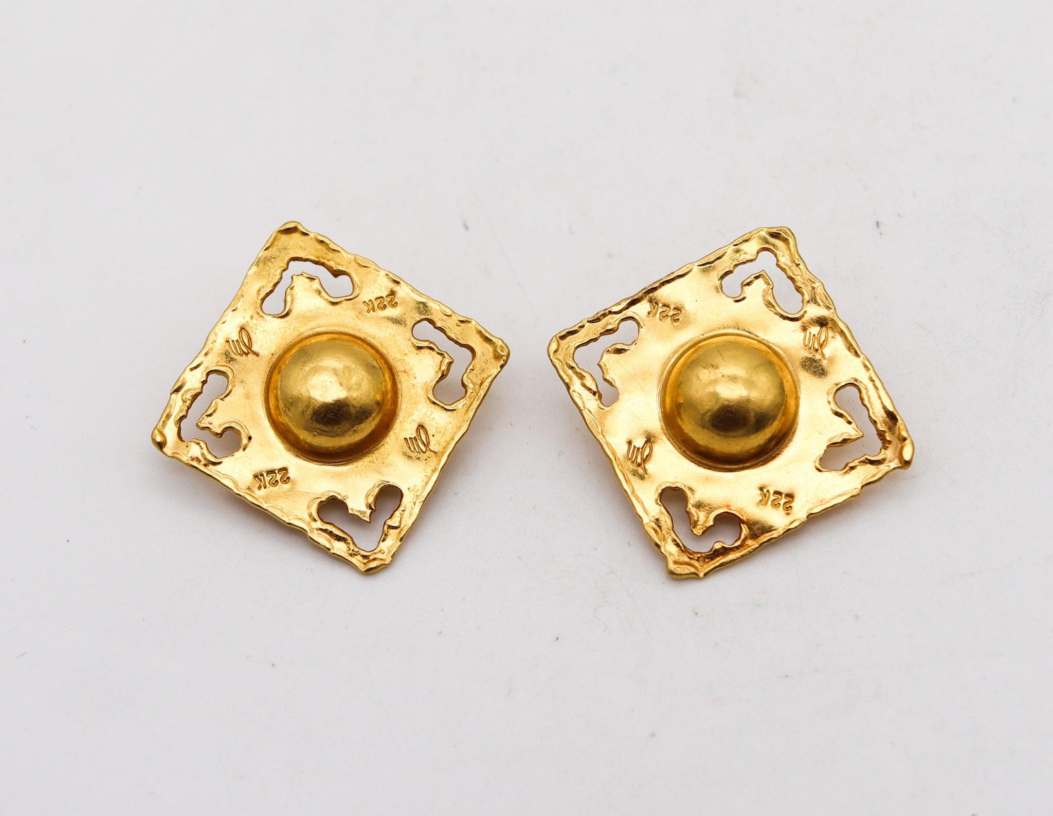 Modernist JEAN MAHIE Sculptural Square Clips-On Earrings in Textured 22Kt Yellow Gold For Sale