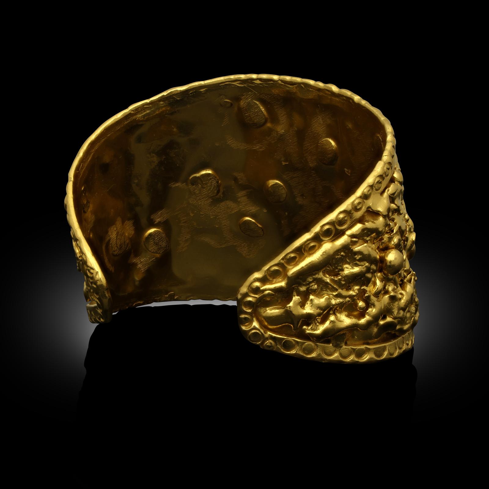 Jean Mahie Vintage 22ct Yellow Gold Cuff Bracelet Circa 1980 In Good Condition For Sale In London, GB
