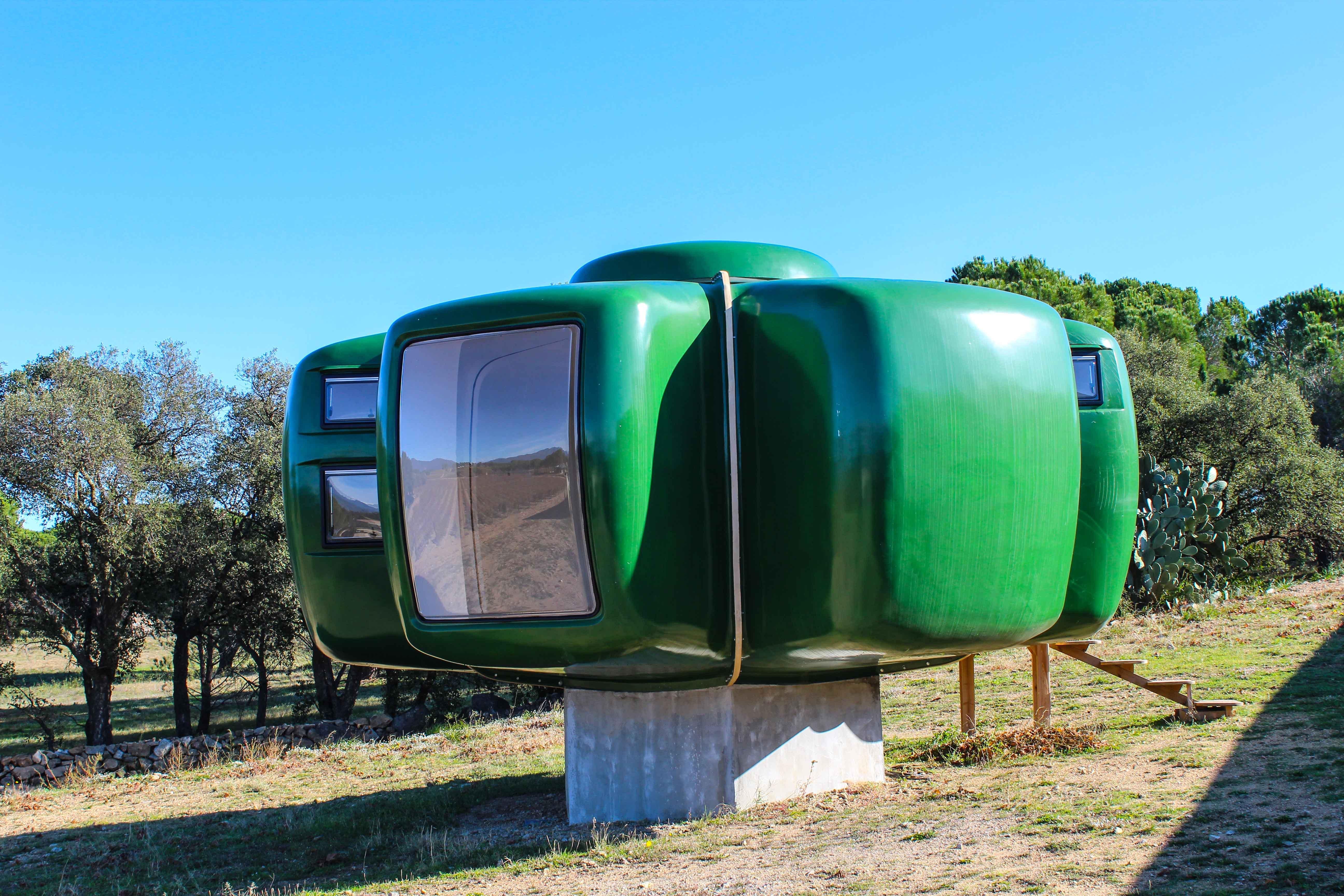 Jean-Benjamin Maneval Bubble House (Maison Bulle).
Entirely renovated with customized elements
40 m2 (400 ft2) Interior Space
Fiberglass structure
Made of 6 Identical InterJoining shells
circa 1968, France.
Very good vintage condition.
Jean