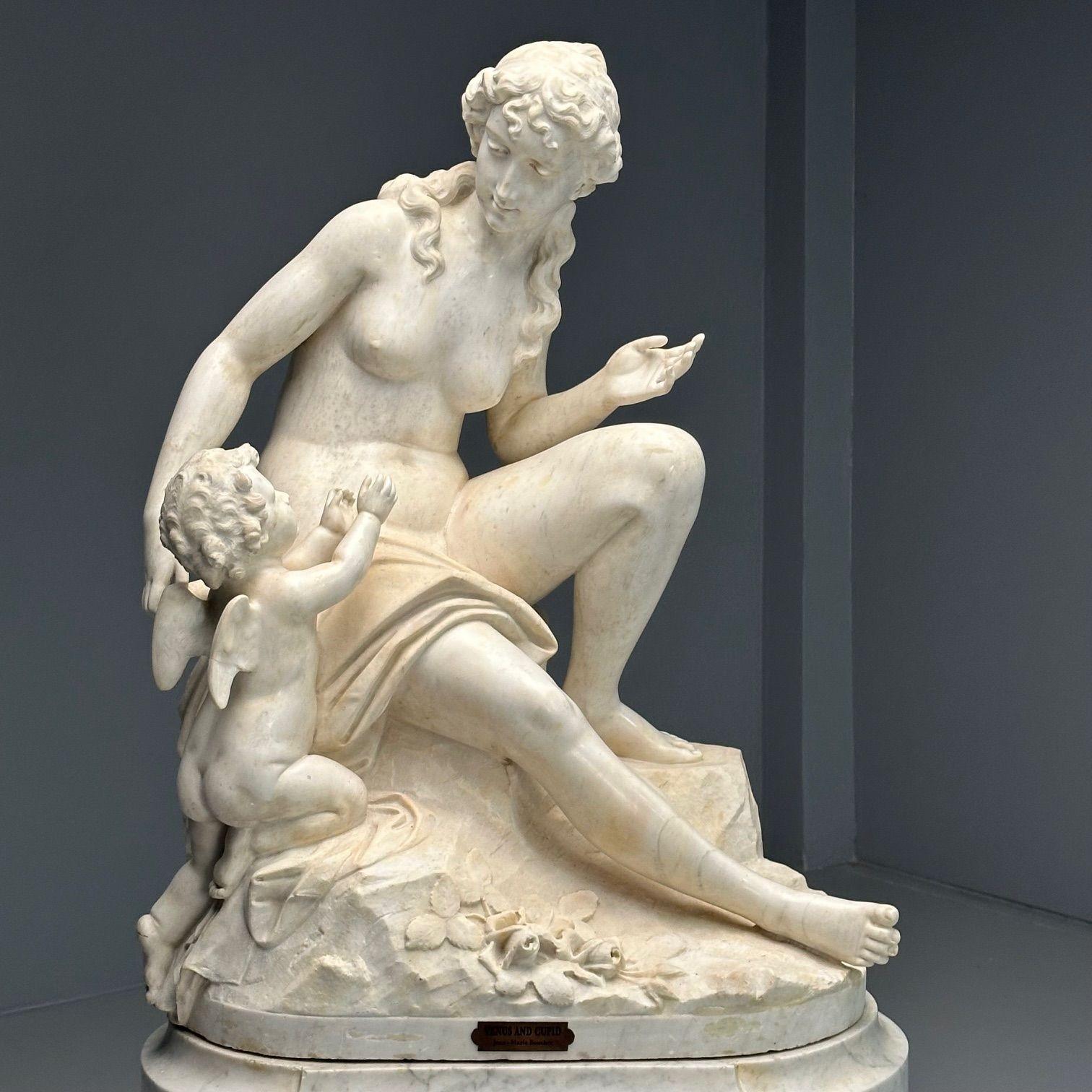 Européen Statue de Vénus et Cupidon en marbre blanc, romantique, Jean-Marie Boucher, 1910 en vente