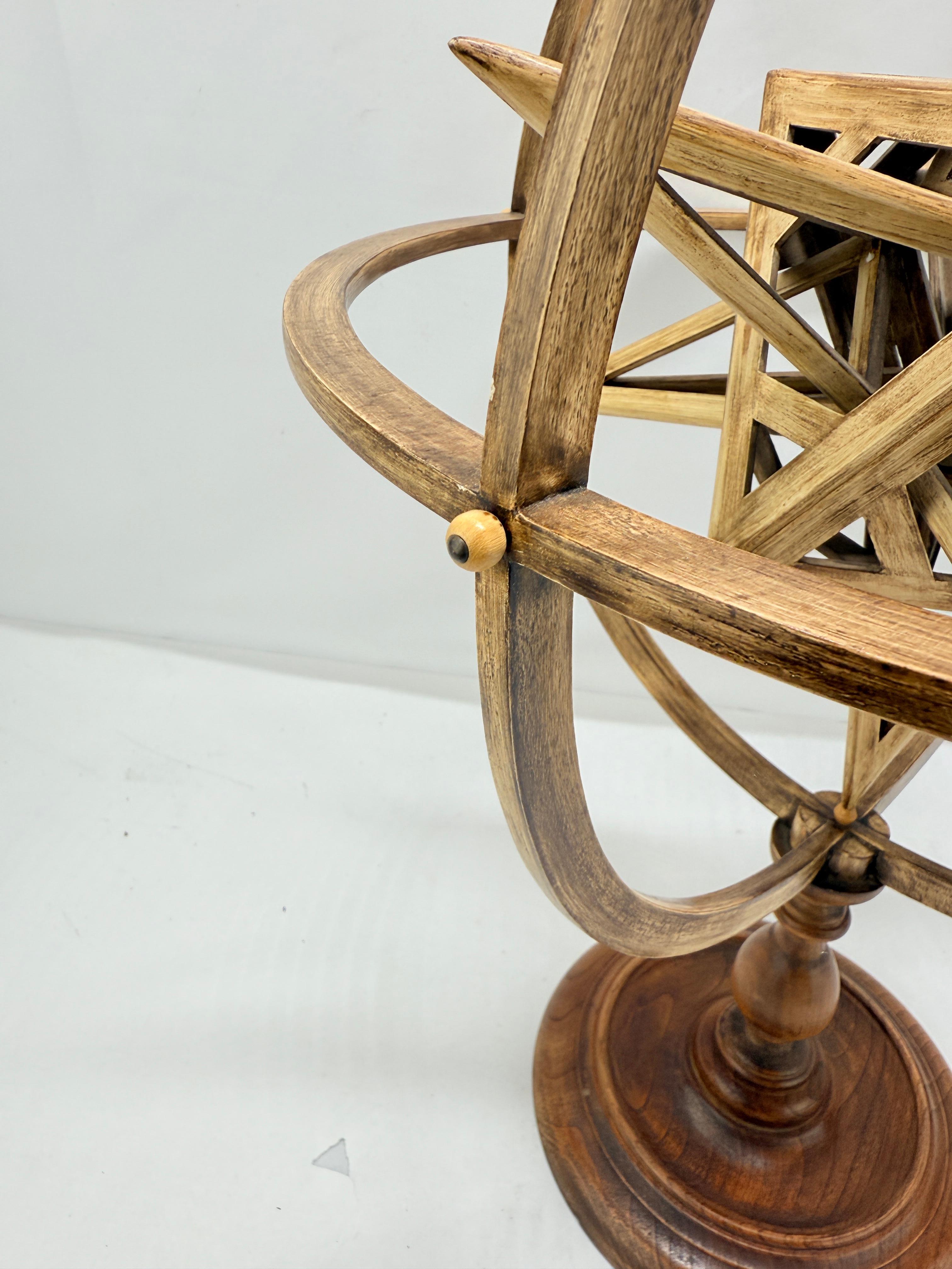 Jean-Marie Malzieu (n. 1948), Escultura Esfera armilar giratoria Madera en venta