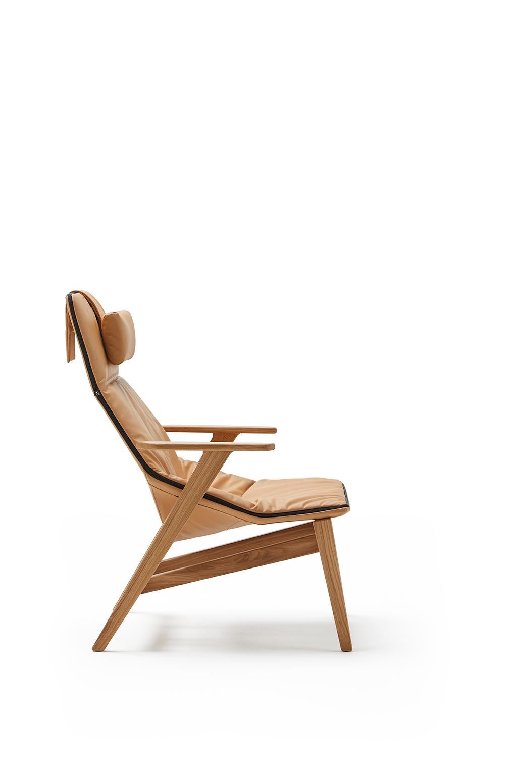 Eleganter und moderner Sessel mit hoher Rückenlehne und einem entspannten Design, das ihn für Wohnungen, öffentliche Einrichtungen, Besprechungen, Collaboration-Räume, Hotels und Büros geeignet macht.

Ace ist mit oder ohne Armlehnen, mit Metall-