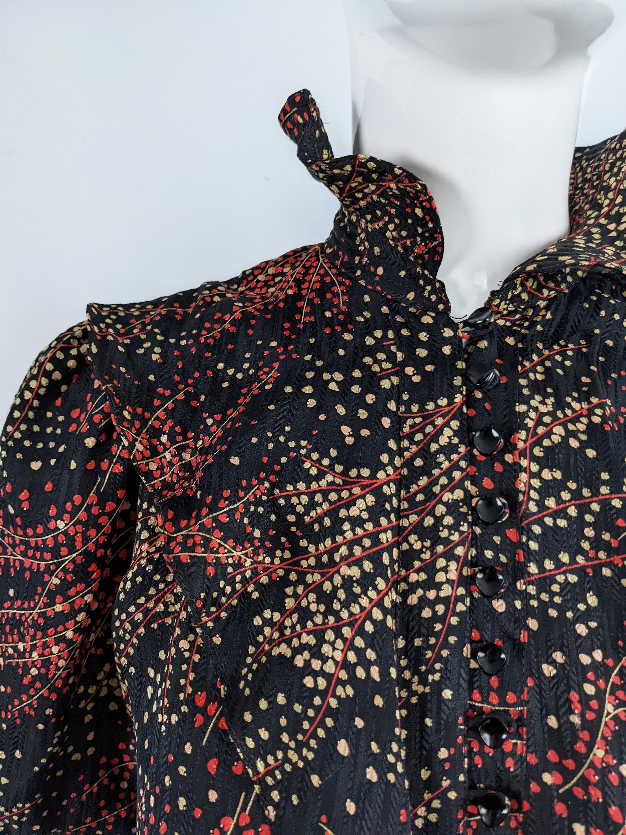 Jean & Martin Pallant Vintage Vestido Blusón de los 80 de seda roja y negra con cuello vuelto Negro en venta
