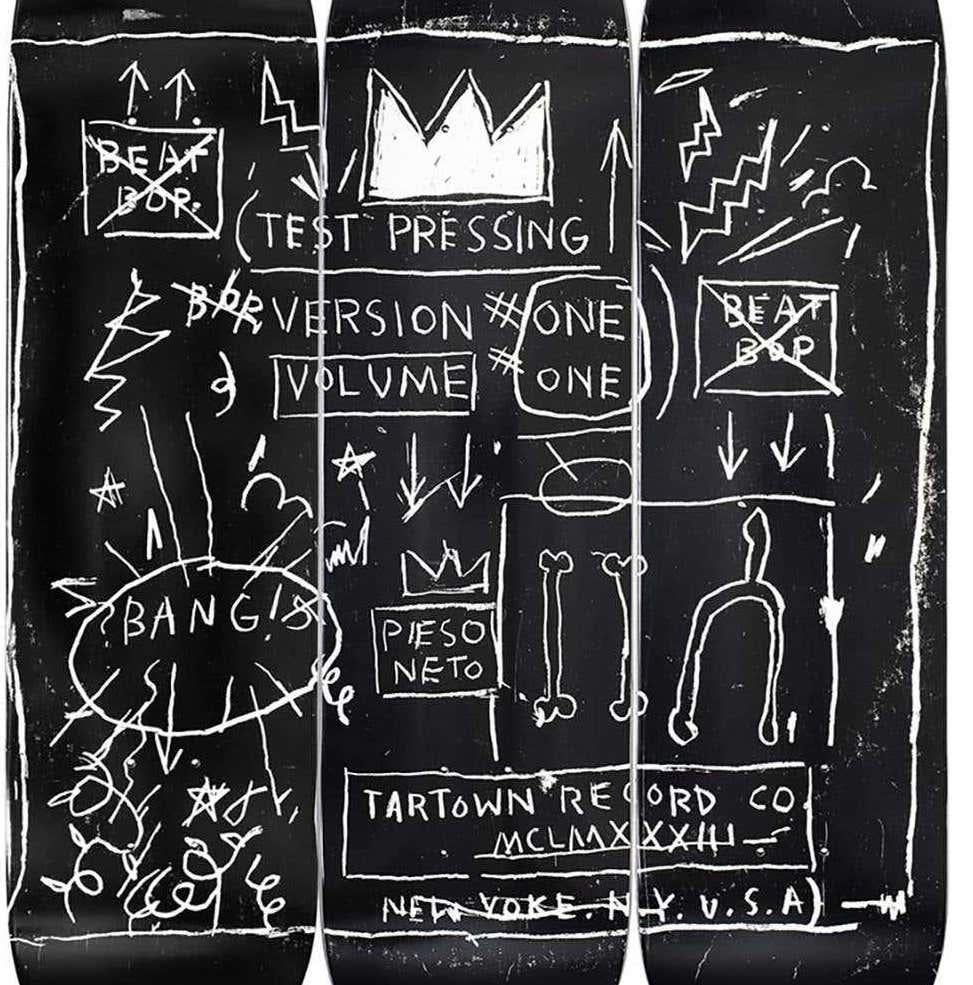 Jean-Michel Basquiat Beat Bop Skateboard Decks (lot de 3) :
Triptyque de planches de skateboard de Jean-Michel Basquiat, sous licence de la succession de Jean Michel Basquiat en collaboration avec Artestar/Rome Pays Off, comprenant des images