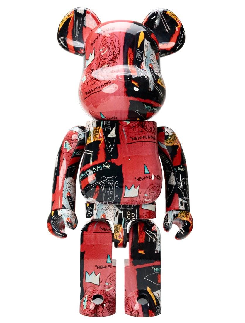 Andy Warhol Jean-Michel Basquiat Bearbrick 1000%:
Un conjunto de estatuas de Warhol Basquiat de gran tamaño (27 pulgadas) y muy decorativo que constituye una exposición doméstica destacada.

Marca registrada y con licencia del Estate of Jean-Michel