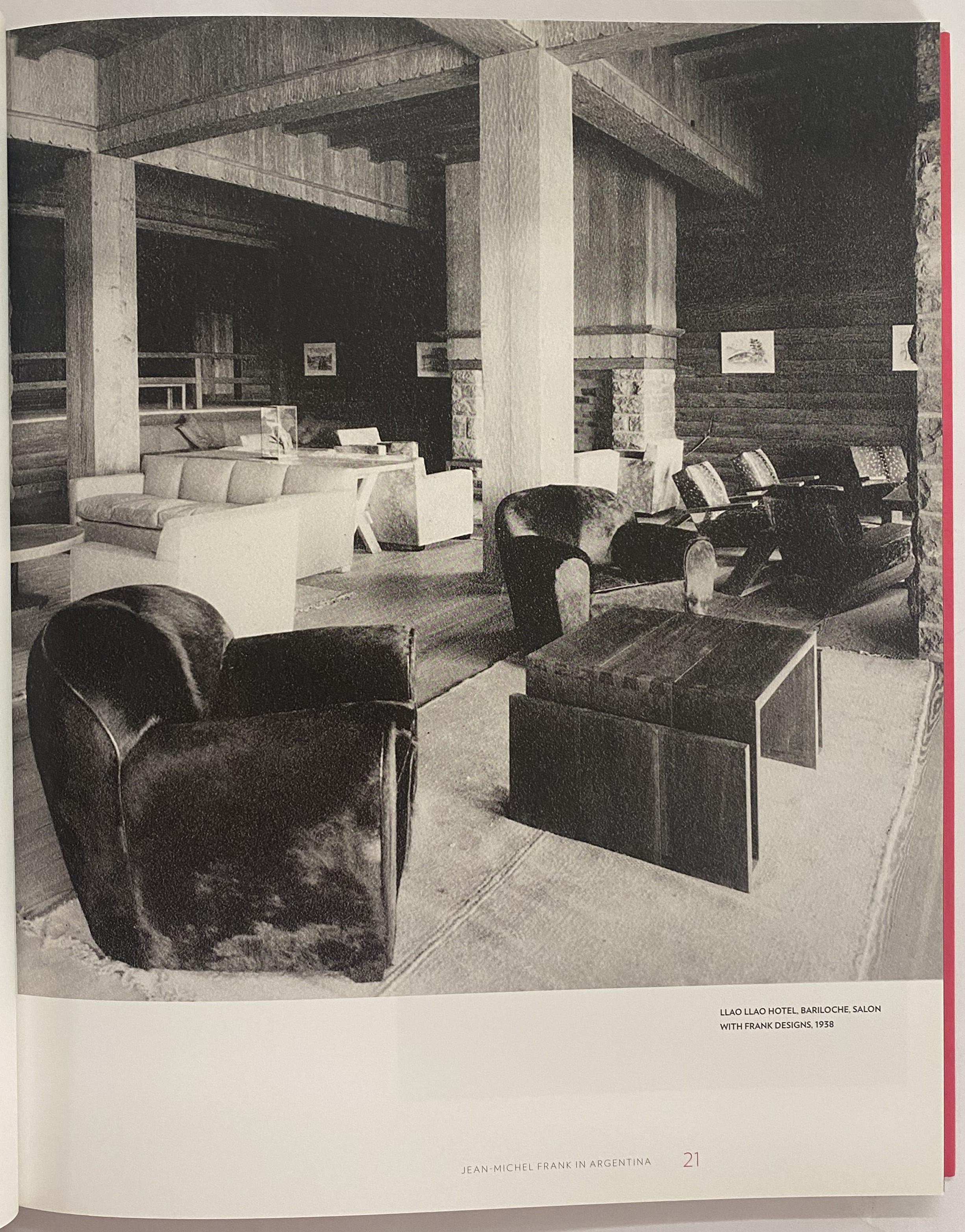 La publicación acompaña a una exposición en la Galería BAC de Nueva York del 20 de octubre al 19 de noviembre. Con más de treinta objetos expuestos, la muestra es la primera que aborda la obra del innovador diseñador Jean-Michel Frank en Argentina,