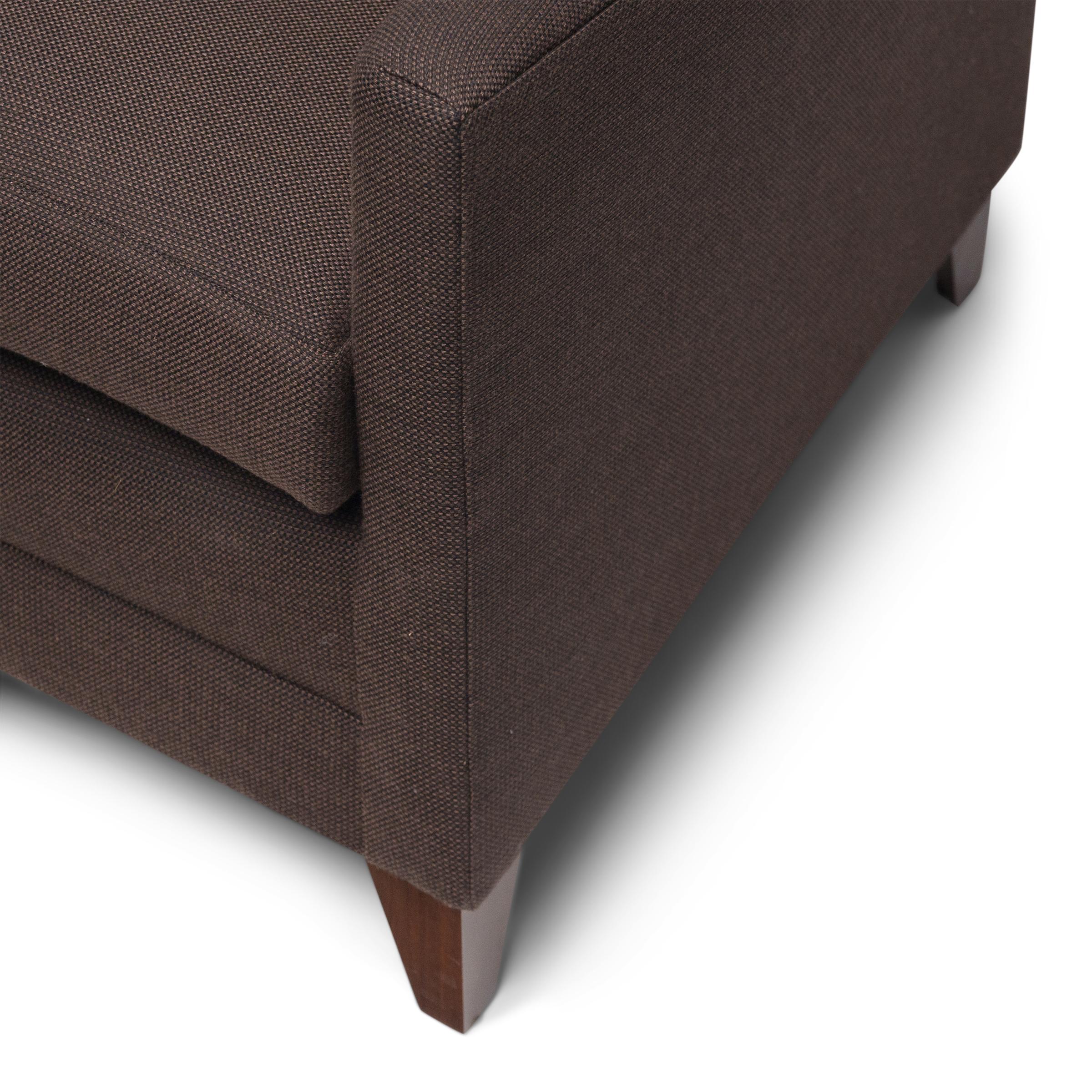 Sillón angular estilo Jean-Michel Frank Algodón en venta