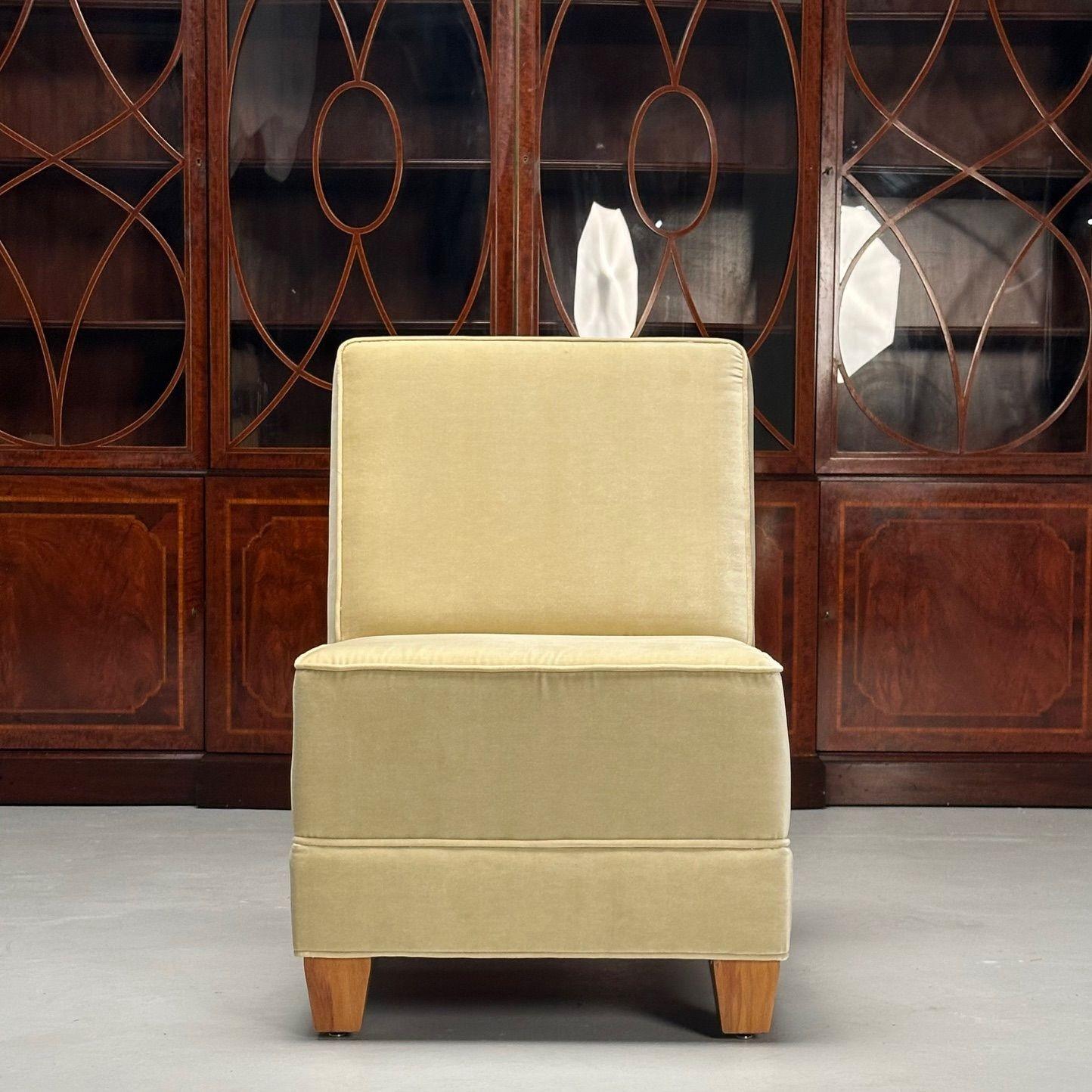 Jean-Michel Frank Style, Mid-Century Modern, Slipper Chair, Beige Velvet, 2023 In Good Condition In Manhasset, NY
