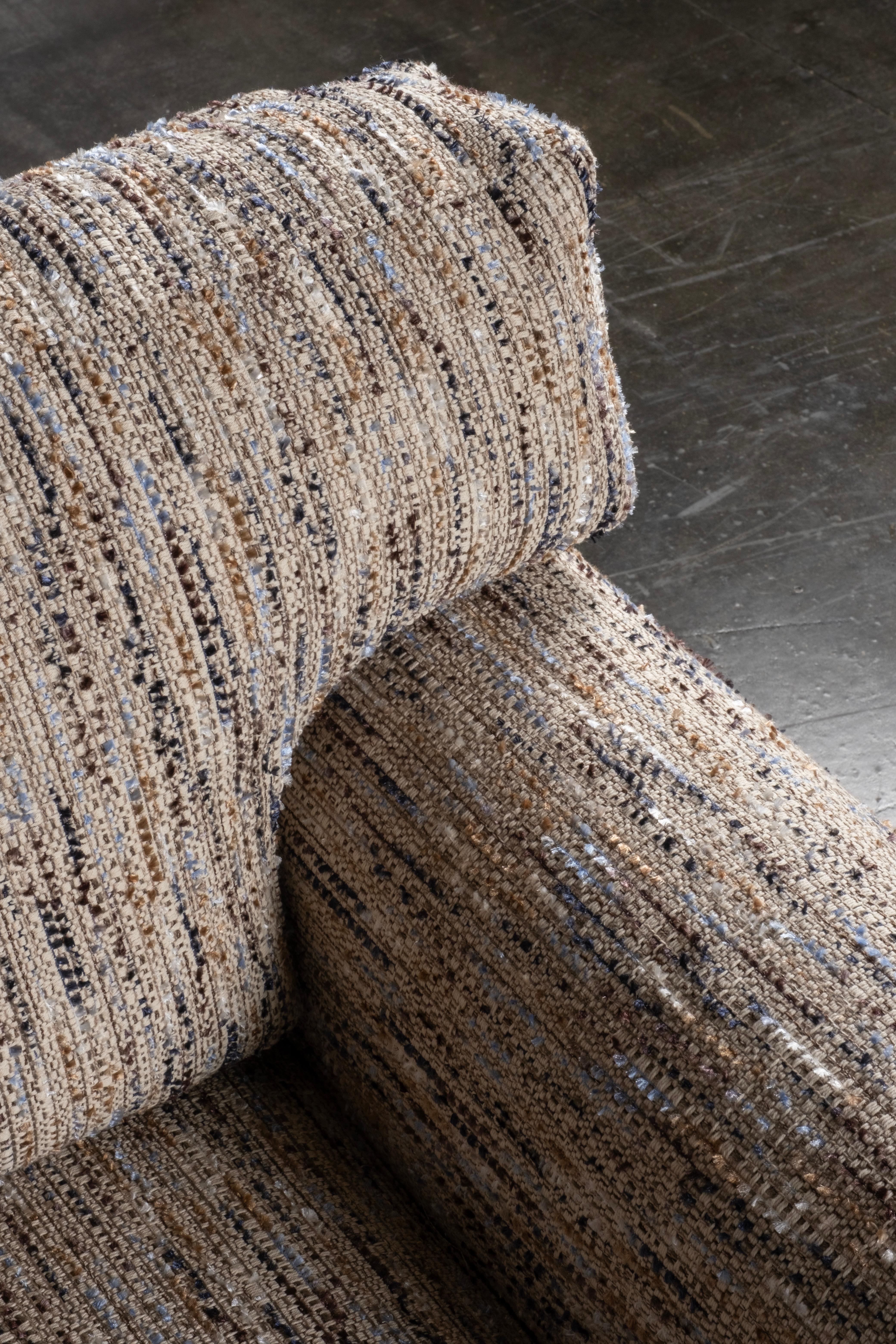 Portugais Sofa de style Jean-Michel Frank, mi-siècle moderne, tissu Nobilis crème en vente