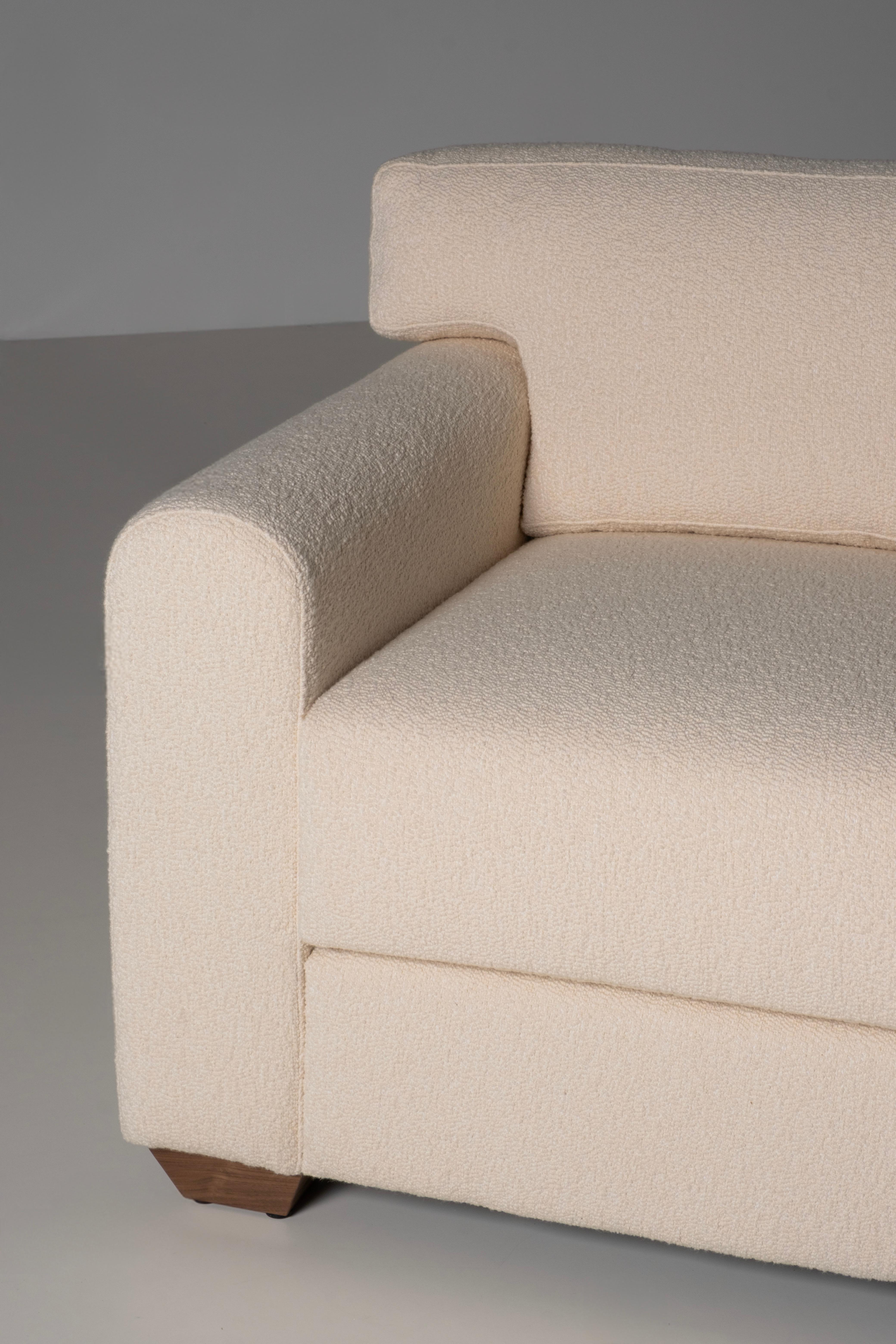 Canapé moderne du milieu du siècle, style Jean-Michel Frank, tissu Dedar Bouclé ivoire en vente 2