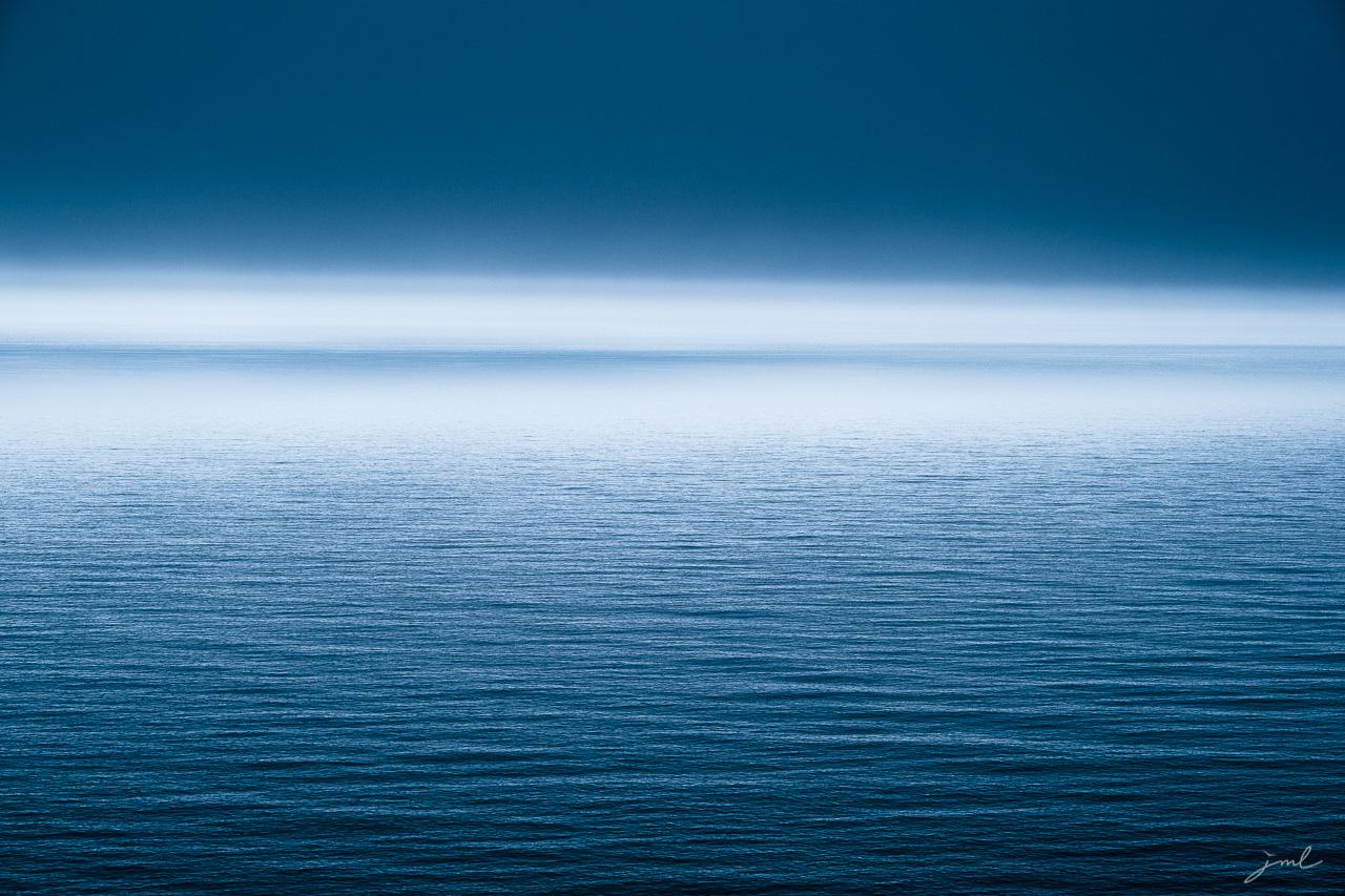 Jean- Michel Lenoir Color Photograph – Blaue Welten