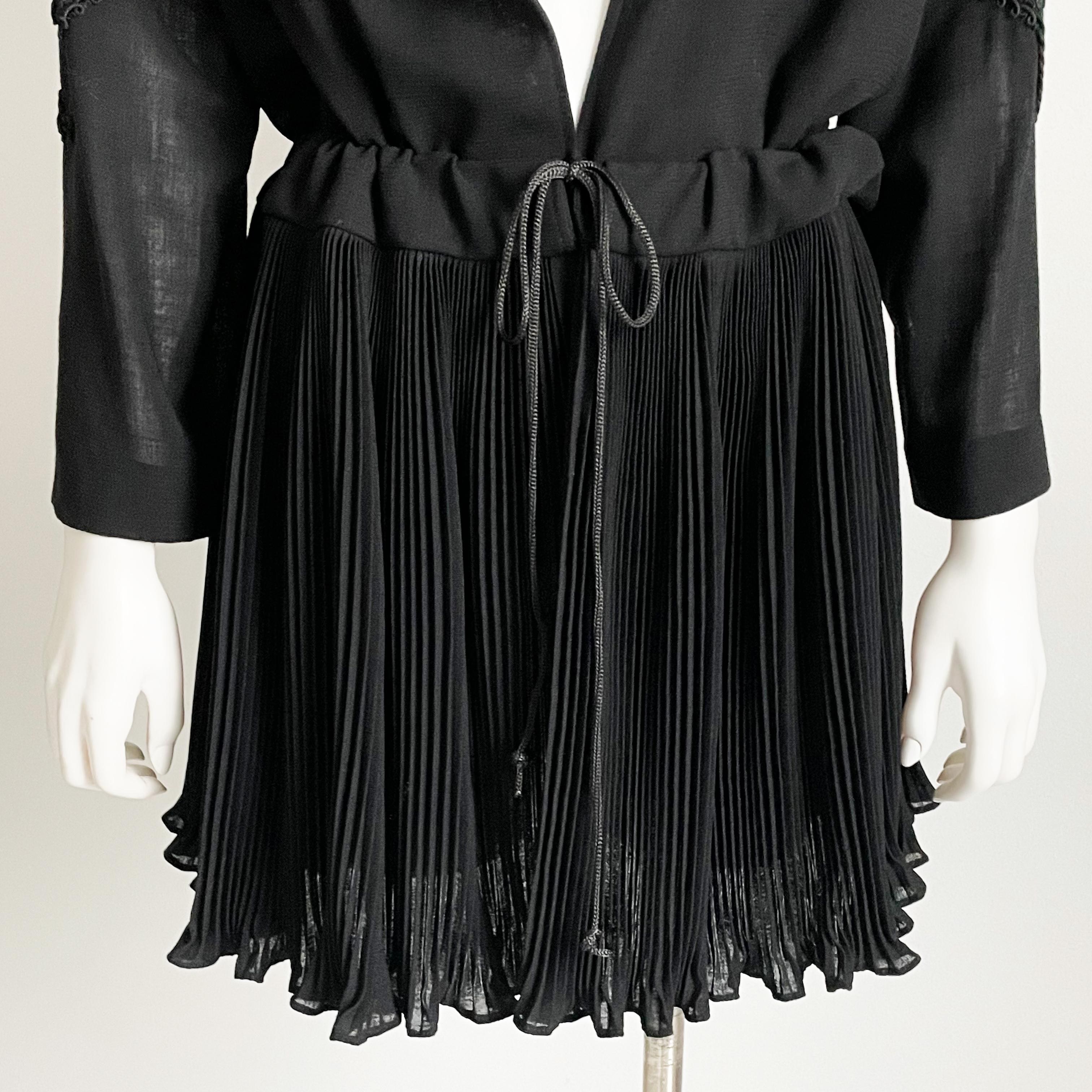 Jean Muir, giacca in lana nera con colletto a micropieghe e vita arricciata, Vintage in vendita 3