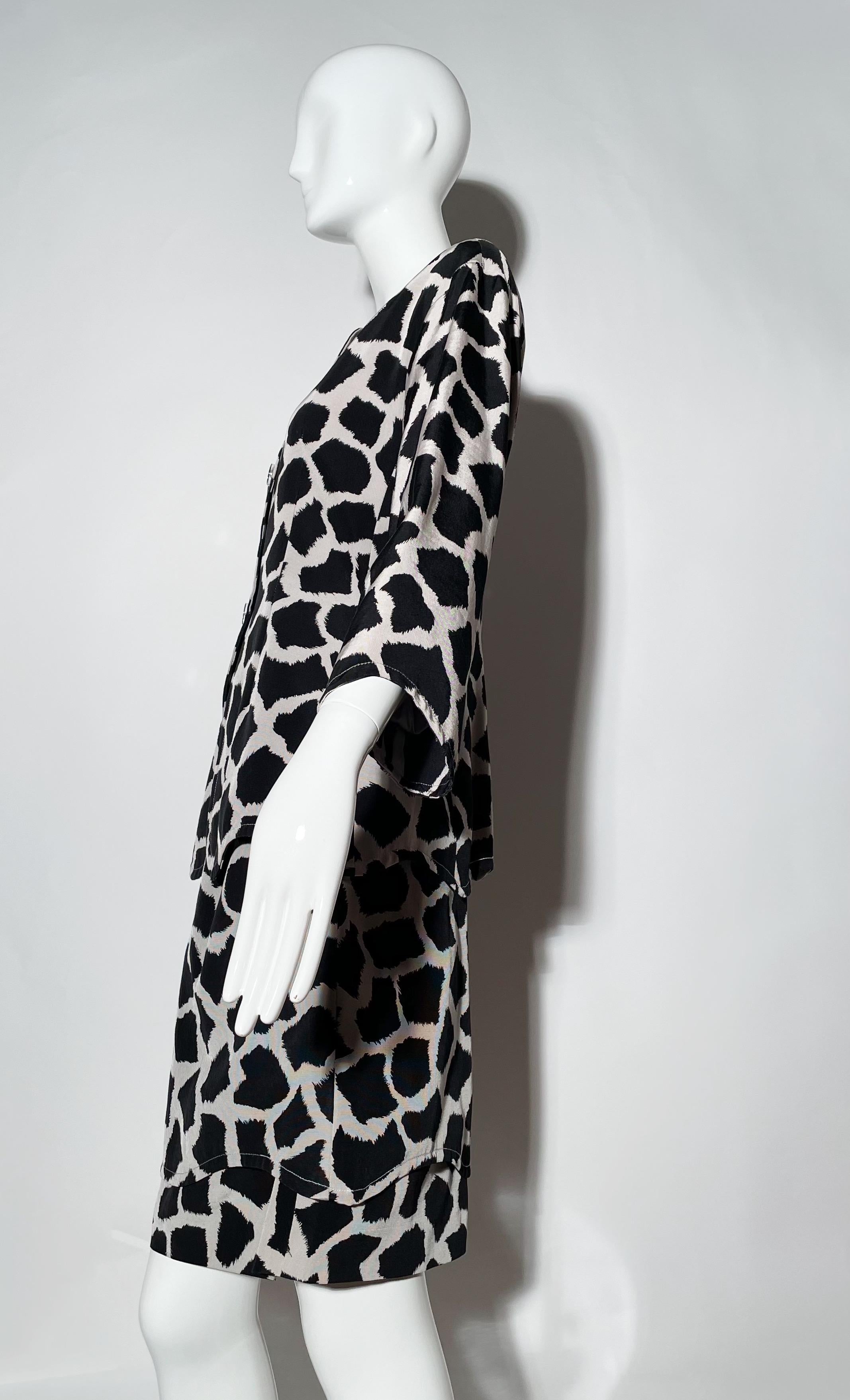 Jean Muir Giraffe Print Skirt Suit For Sale 1