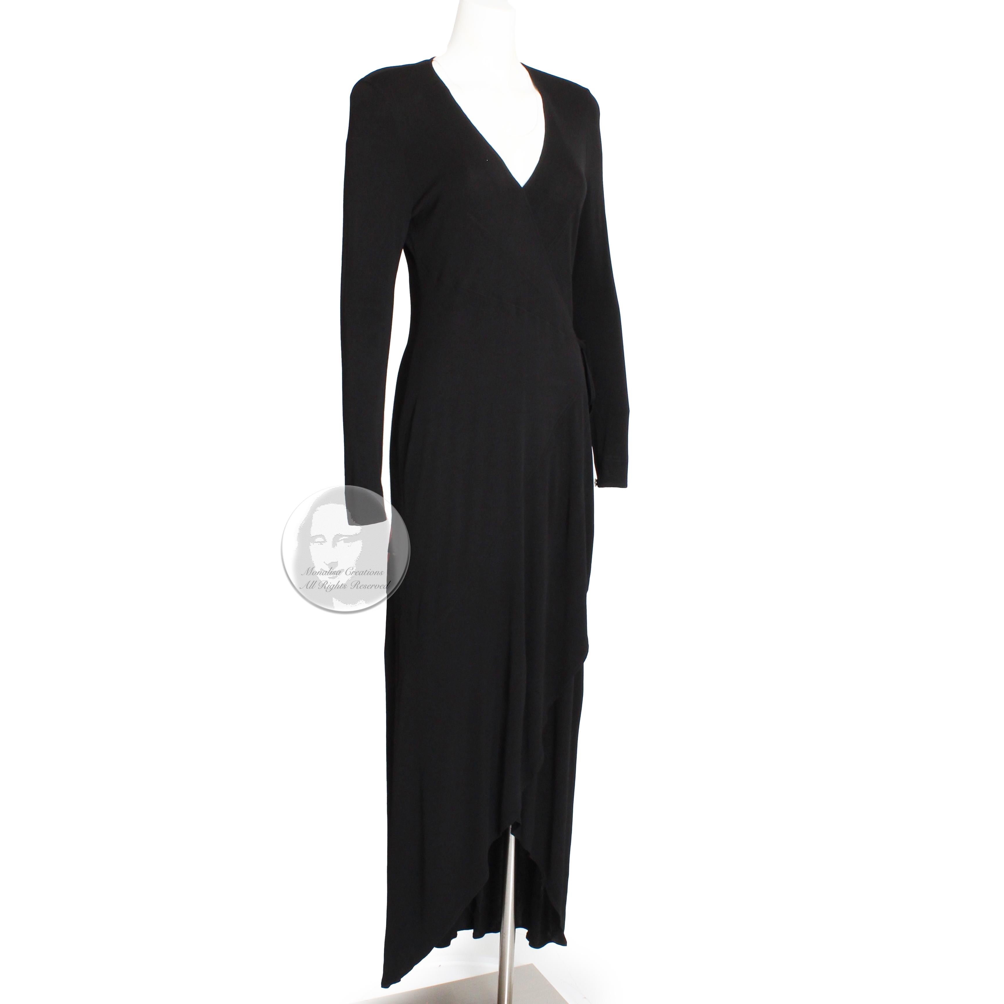 Jean Muir Long Dress Black Jersey Asymmetric Hem with Plunge Neckline Vintage  Bon état - En vente à Port Saint Lucie, FL