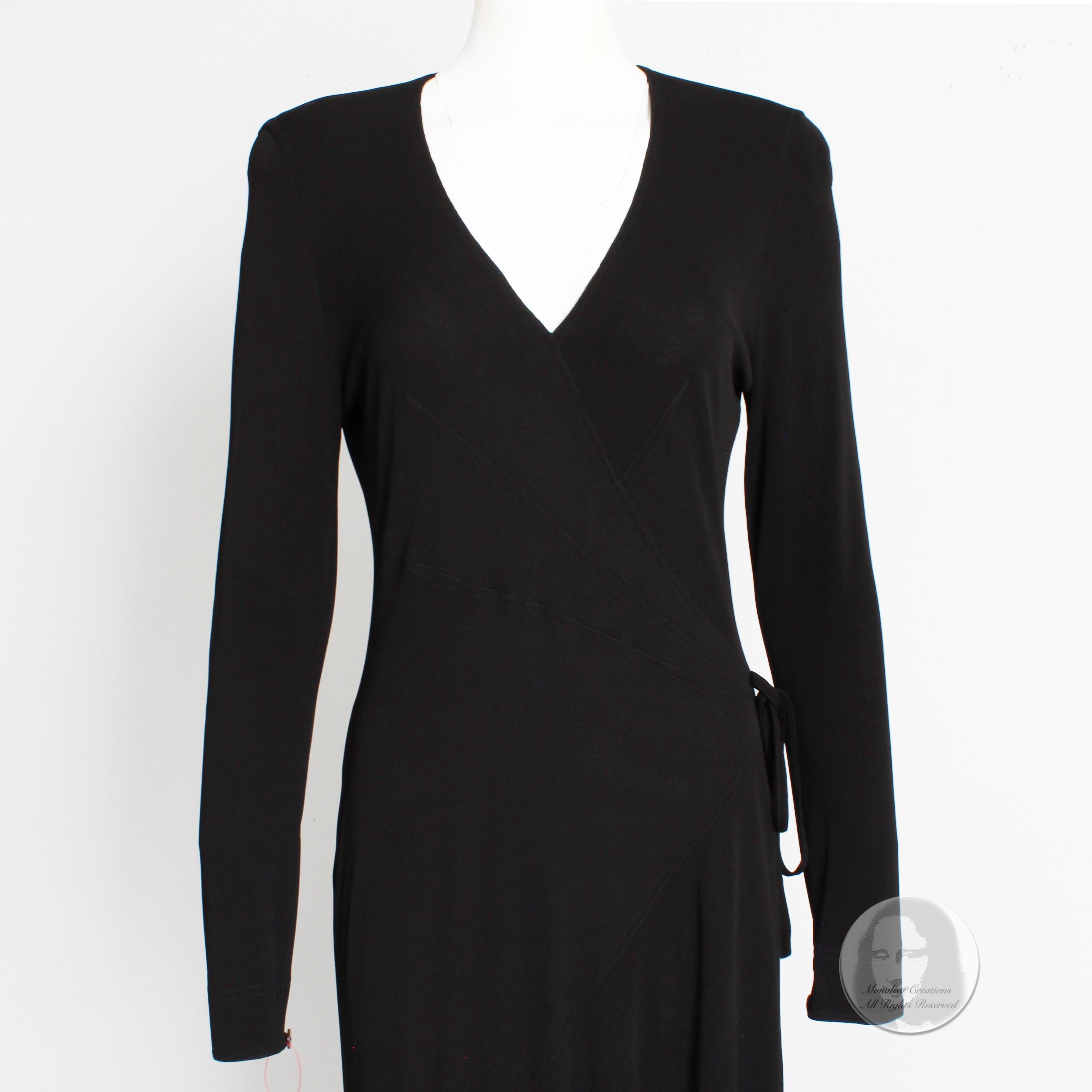 Jean Muir Long Dress Black Jersey Asymmetric Hem with Plunge Neckline Vintage  Pour femmes en vente