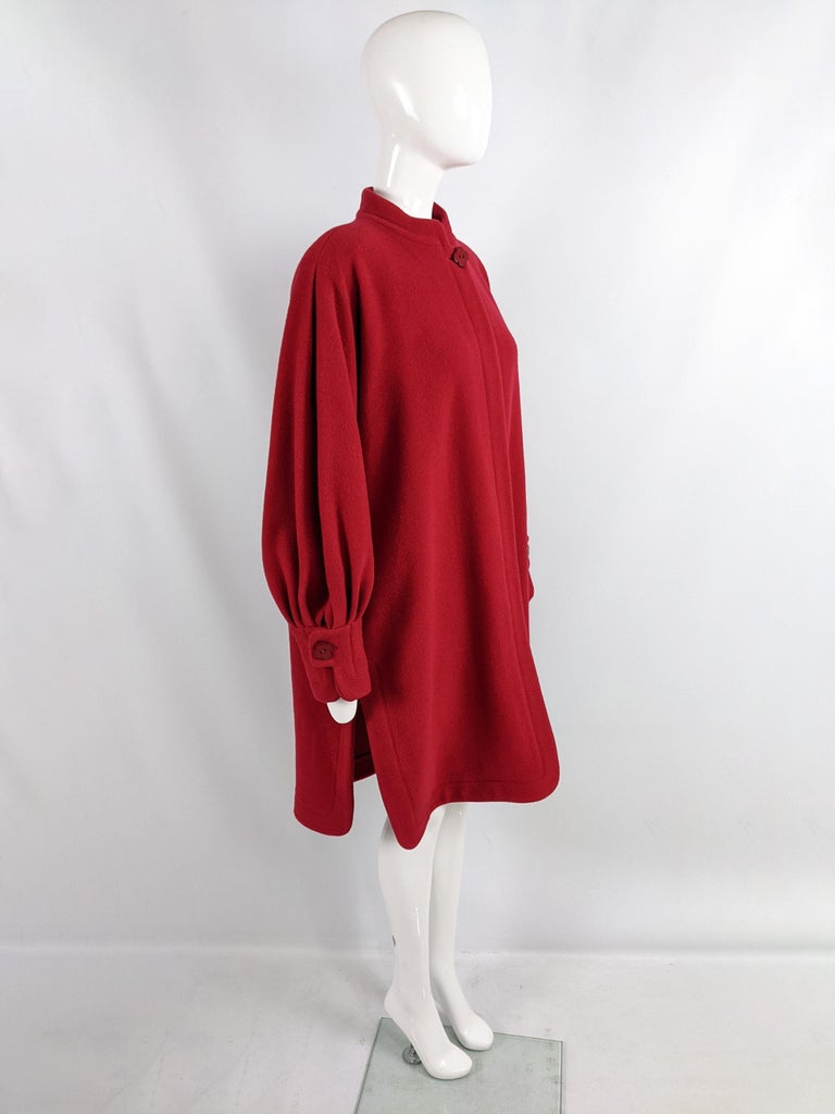 Jean Muir Vintage Womens Red Wool Pleated Sleeve Flower Button Duster Coat In Good Condition In Doncaster, South Yorkshire