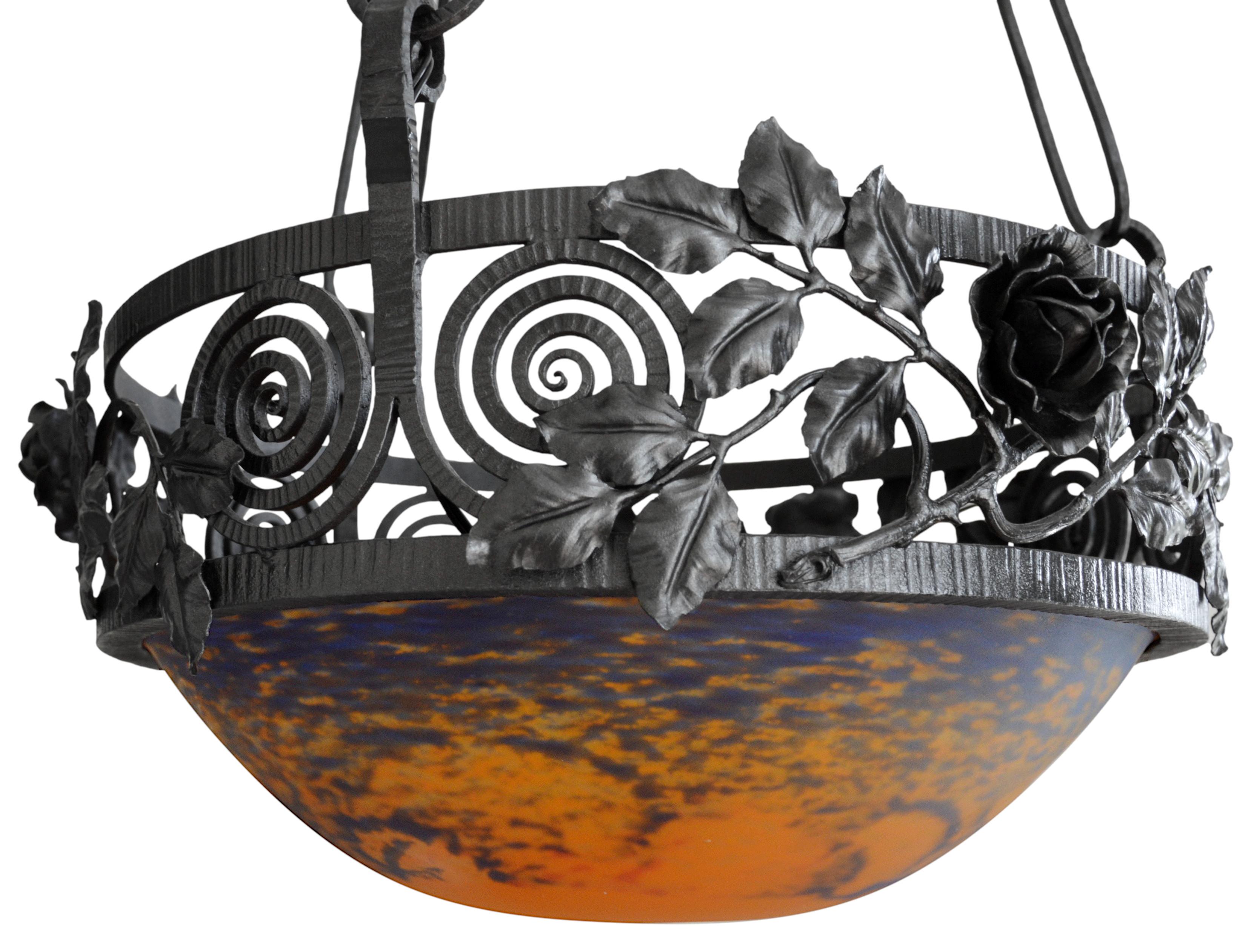 Jean Noverdy French Art Deco Wrought-Iron Pendant Chandelier, 1920 In Excellent Condition For Sale In Saint-Amans-des-Cots, FR