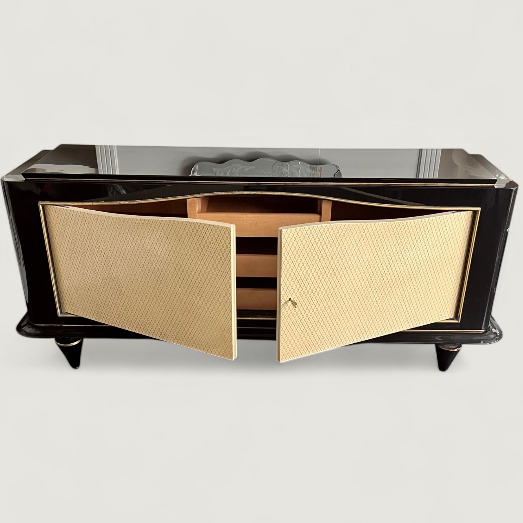 Jean Pascaud (1903-1996) Black Lacquer Sideboard circa 1940 In Good Condition For Sale In CA, CA