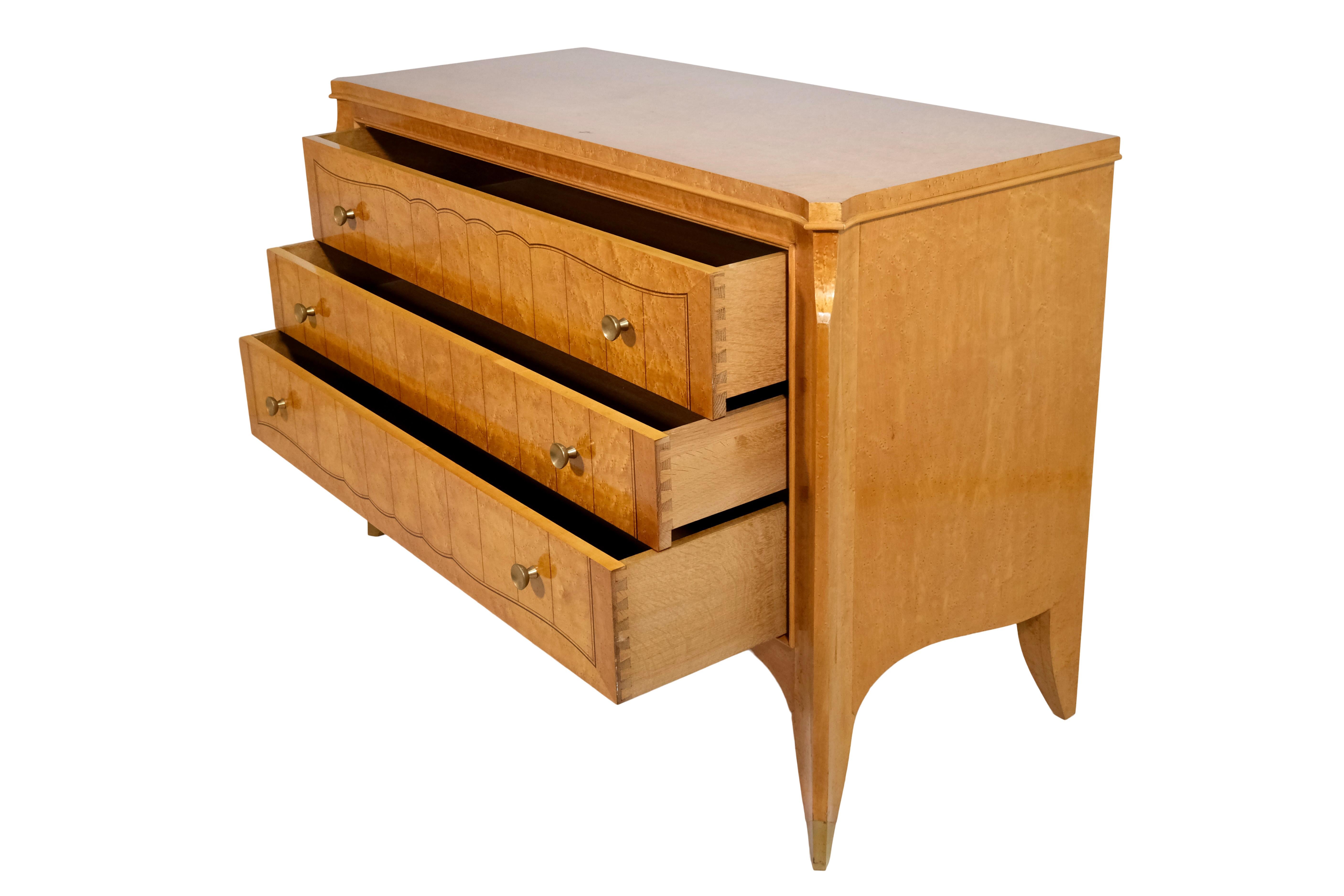 French 1930s Jean Pascaud Art Deco Chest Of Drawers in Birdseye Maple In Good Condition For Sale In Ulm, DE