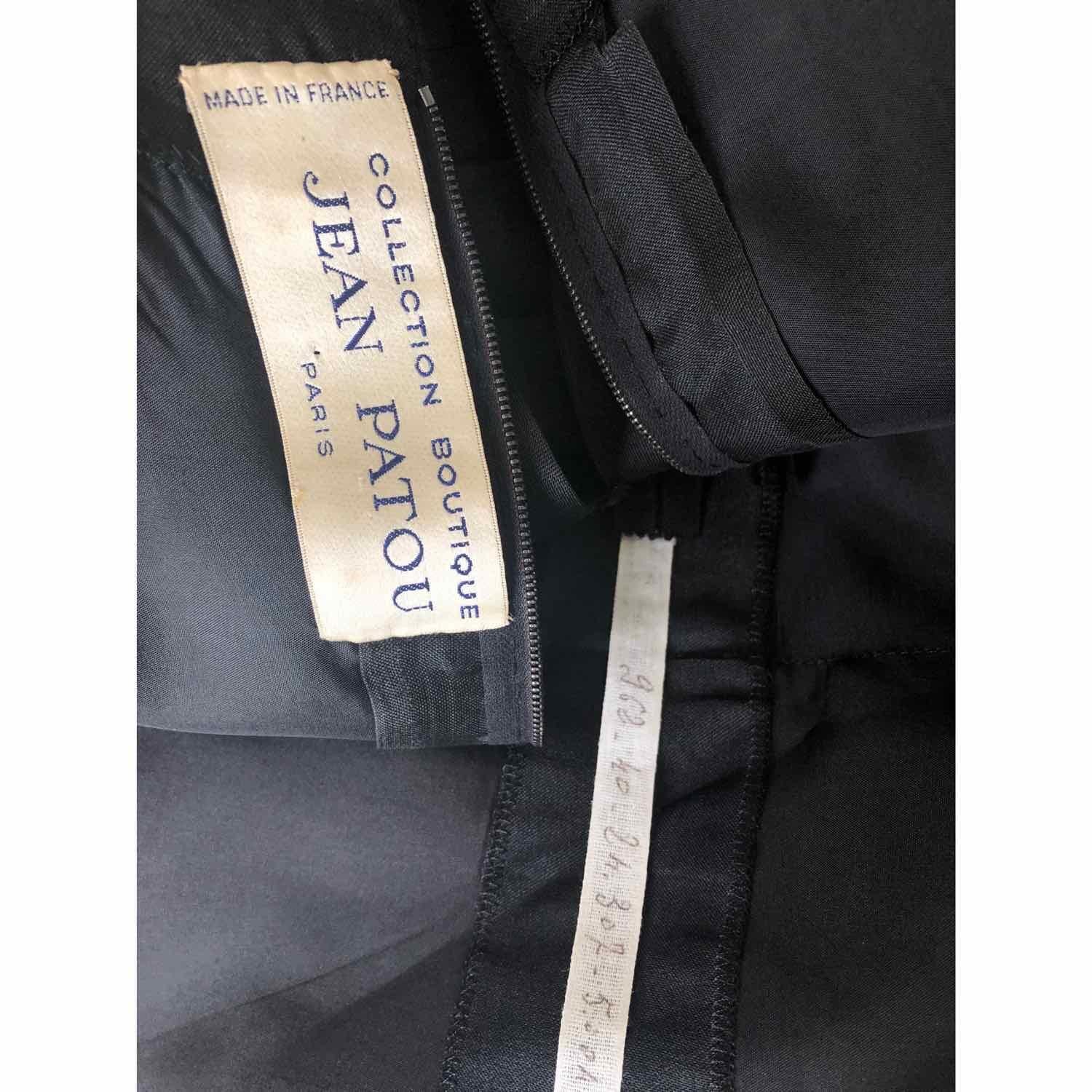 Jean Patou Vestido de cóctel negro de organza con volantes, años 80 2