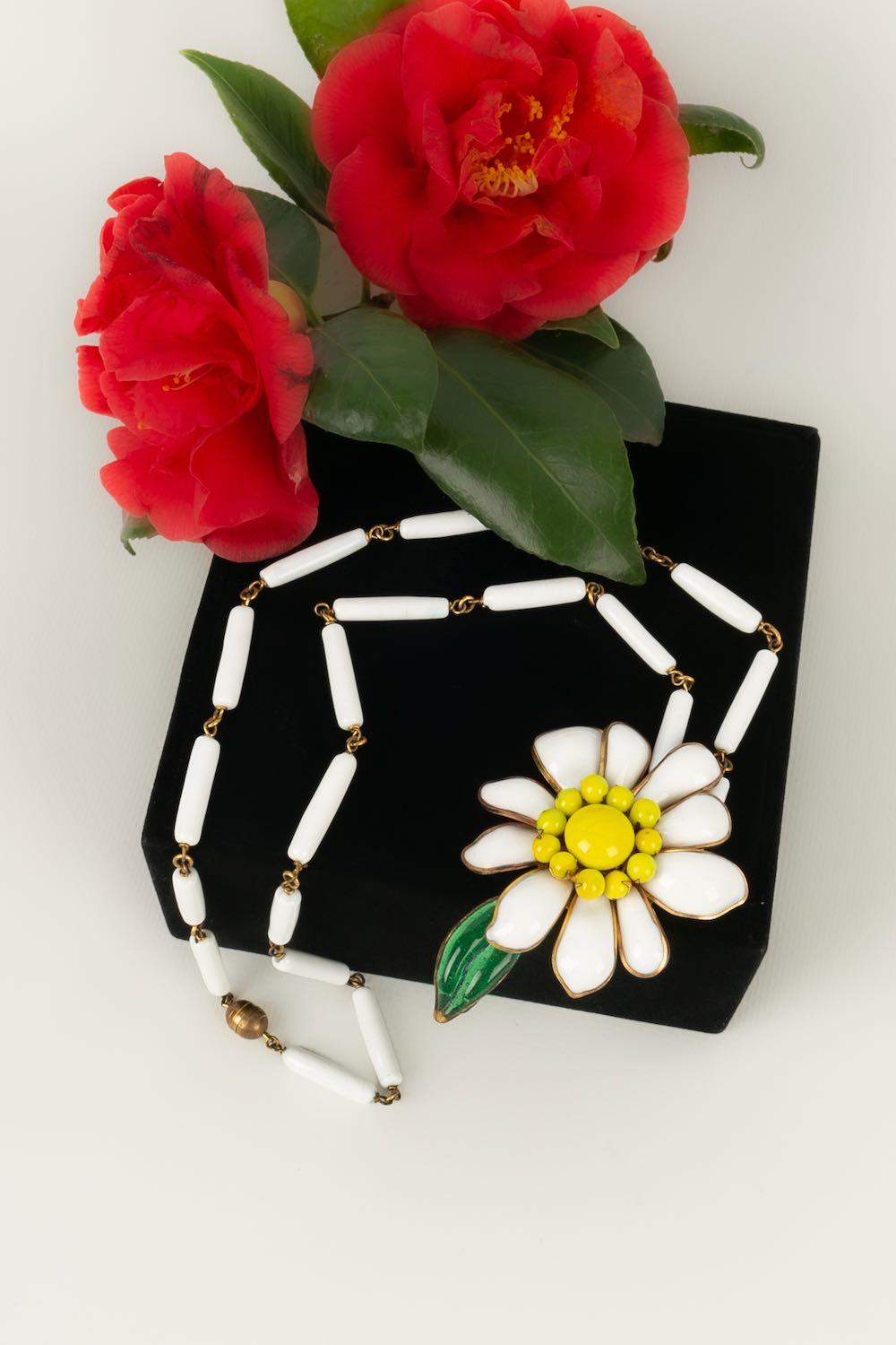 Jean Patou Necklace in Gilded Metal and Glass Paste For Sale 3