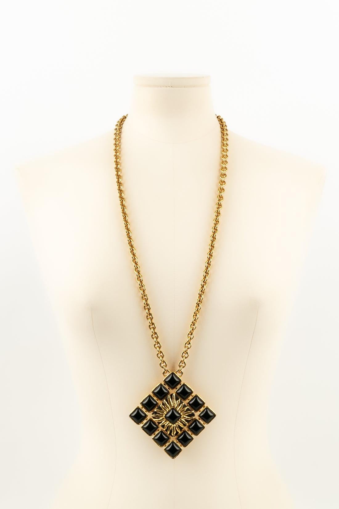Jean Patou Necklace in Gold-Plated Metal and Black Glass Paste For Sale 1