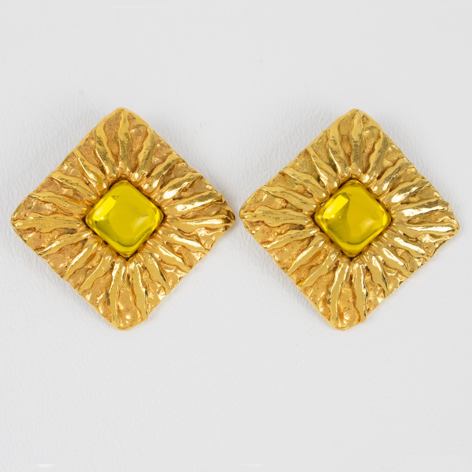 Jean Patou Paris Gilt Metal Sun Clip Earrings with Yellow Poured Glass Cabochon For Sale 3