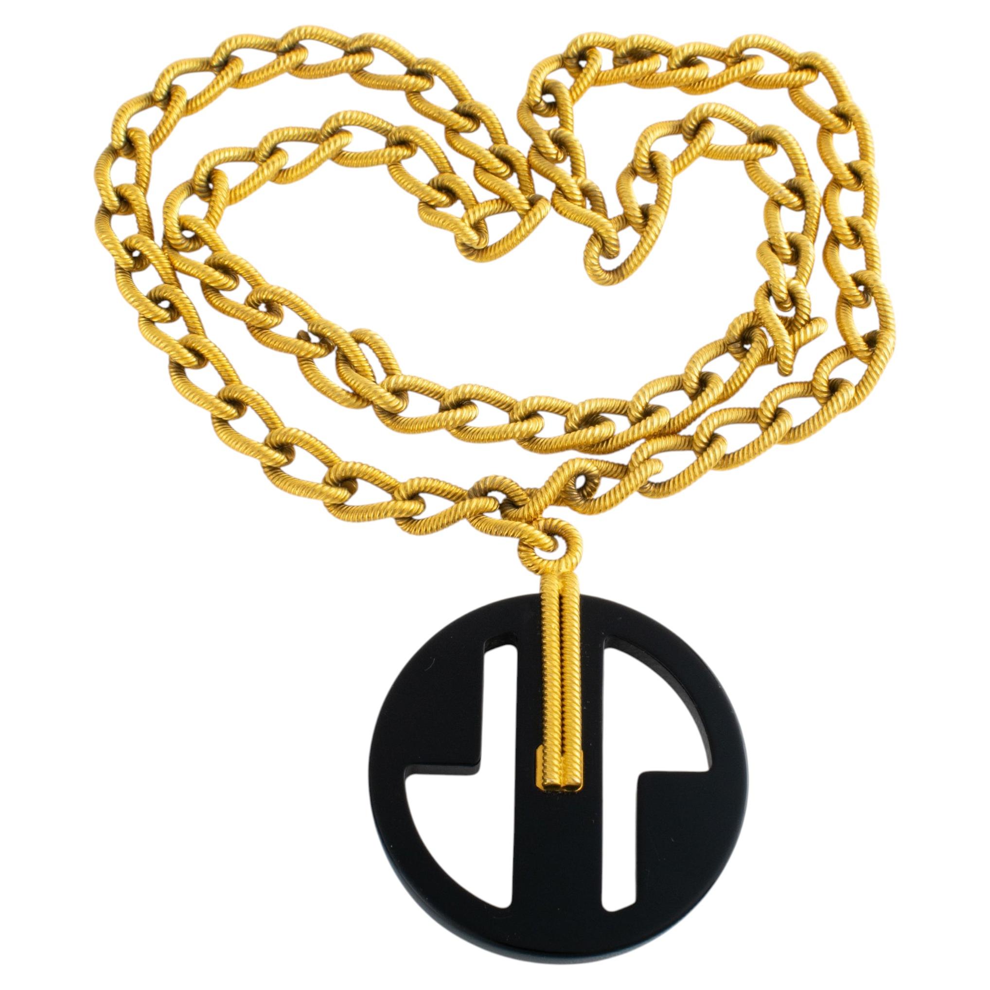 Jean Patou Paris Modernist vergoldete Kette mit schwarzem Lucite-Medaillon im Angebot