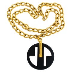 Jean Patou Paris Modernist vergoldete Kette mit schwarzem Lucite-Medaillon