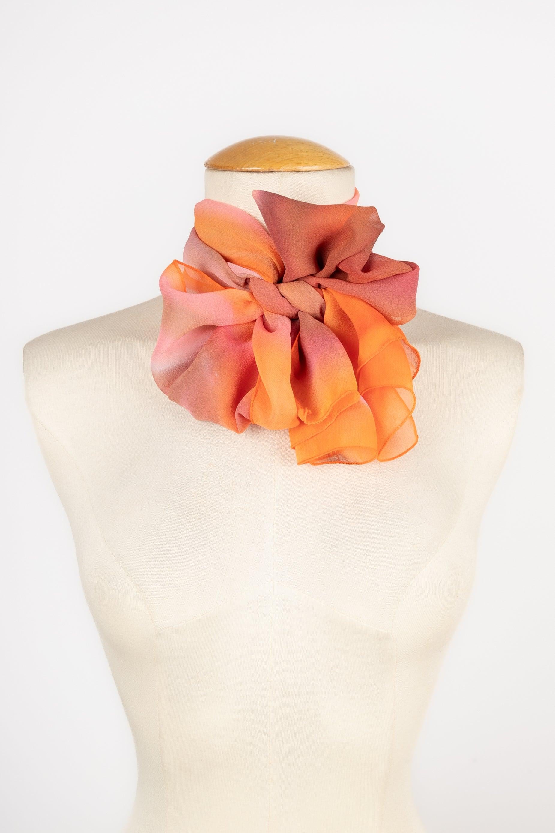 Jean Patou Pink and Orange Silk Muslin Scarf In Excellent Condition For Sale In SAINT-OUEN-SUR-SEINE, FR