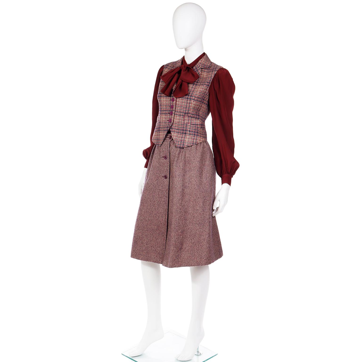 Jean Patou Vintage 3-teiliges Burgunderfarbenes kariertes Culotte-Rock-Weste & Bluse-Outfit im Angebot 1