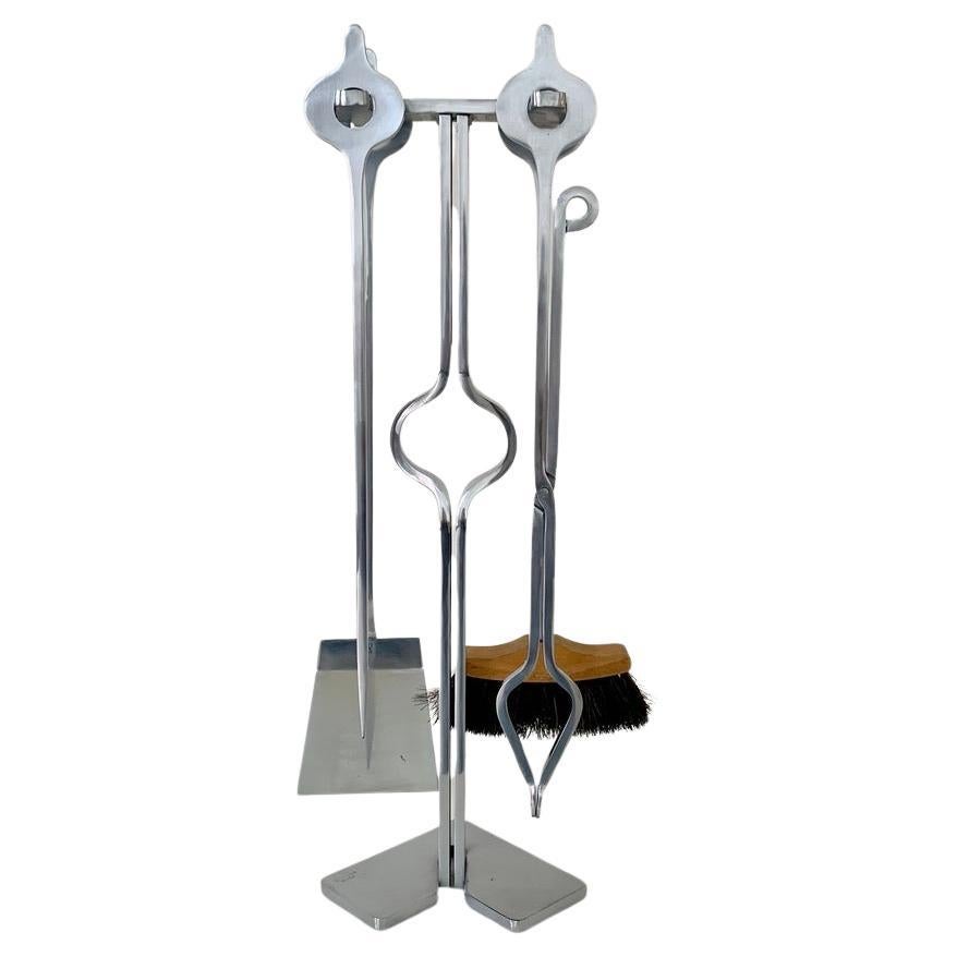 Ensemble d'outils de cheminée estampillés Jean-Paul Creations, circa 1970, France.